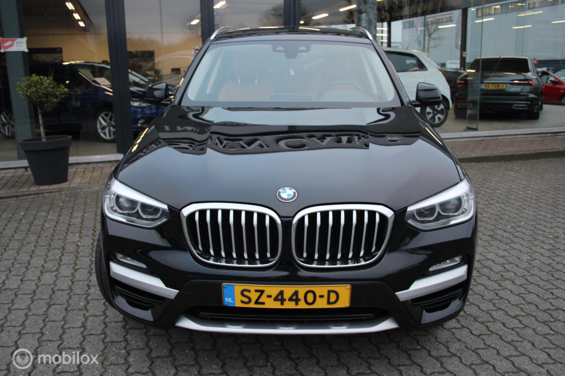 Foto van BMW X3 Xdrive20i