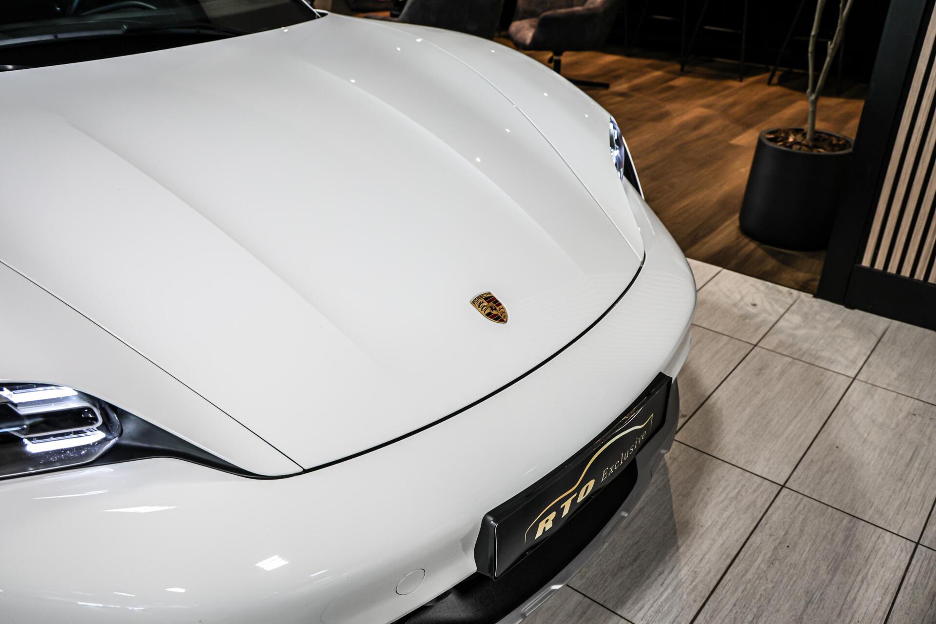 Foto van Porsche Taycan 4