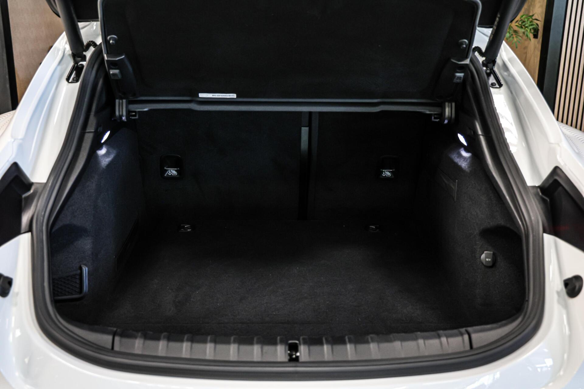 Foto van Porsche Taycan 4