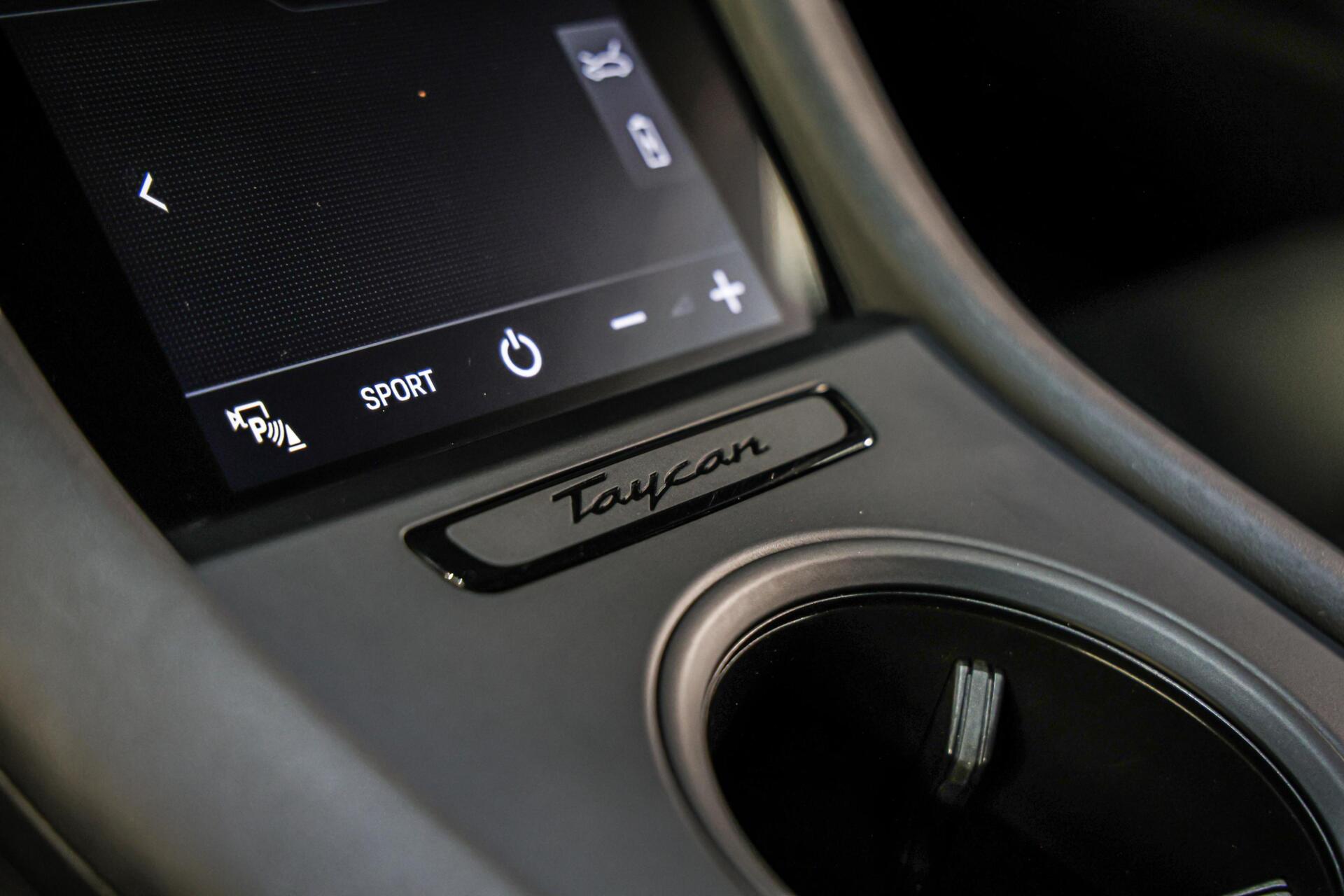 Foto van Porsche Taycan 4