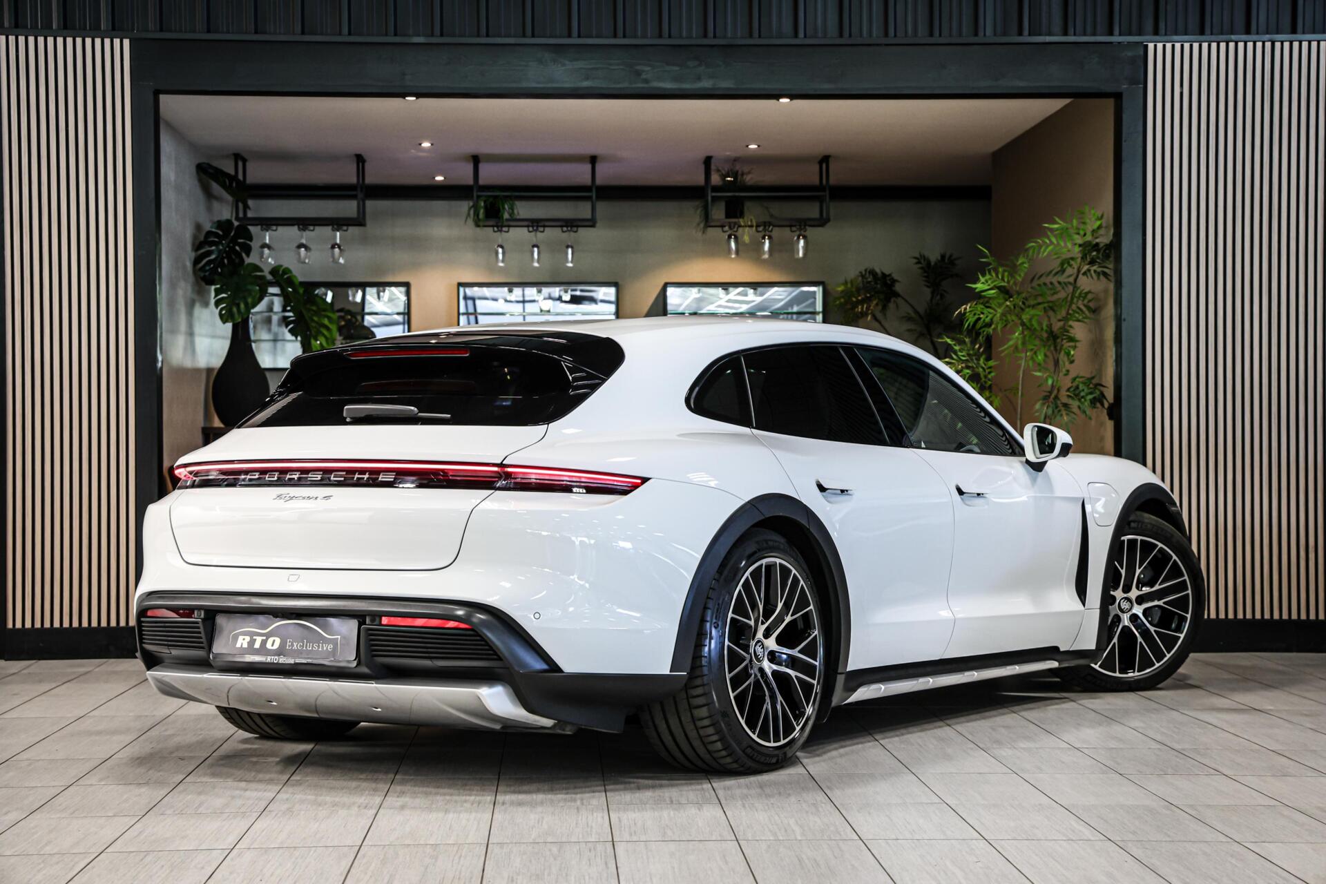 Foto van Porsche Taycan 4