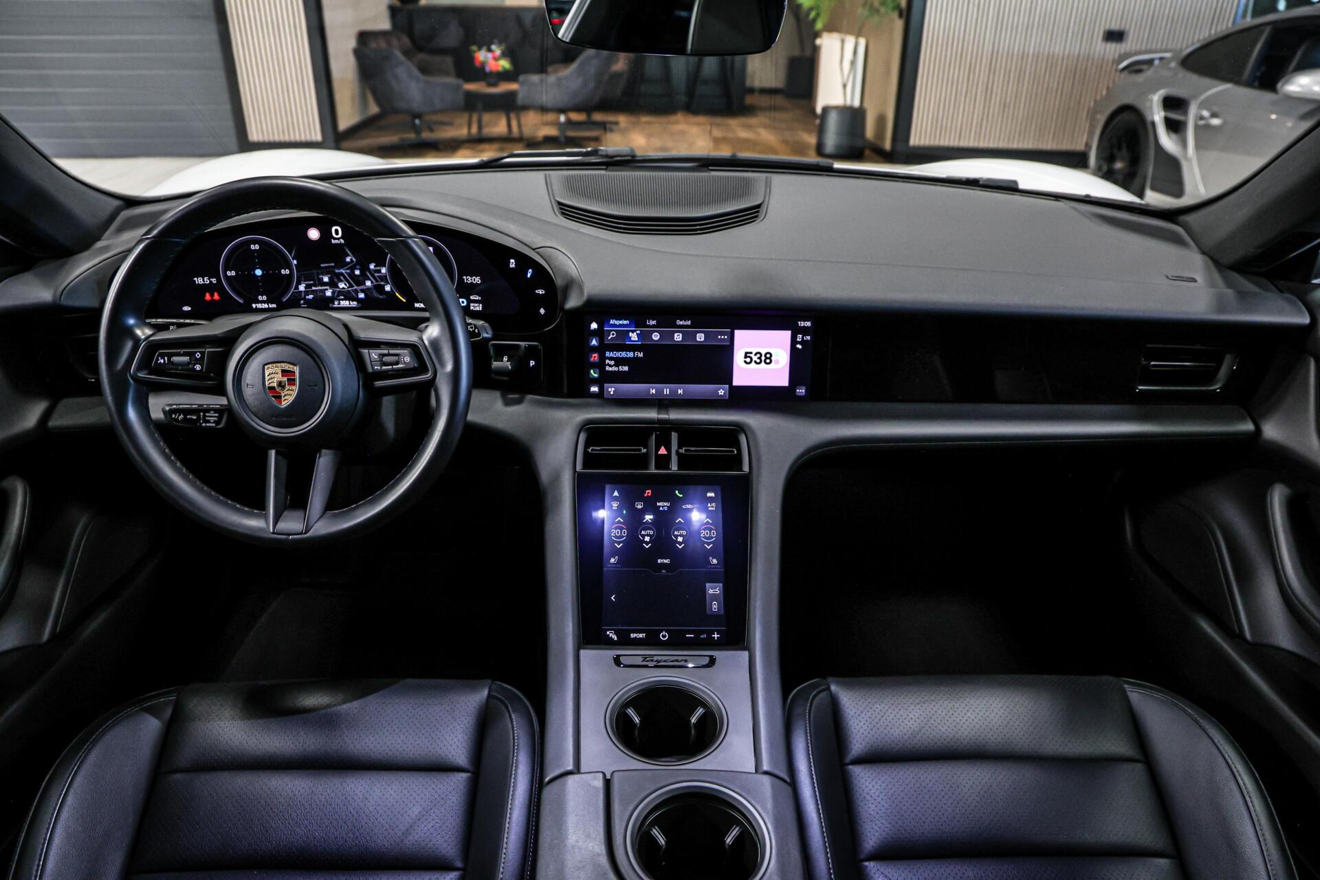 Foto van Porsche Taycan 4