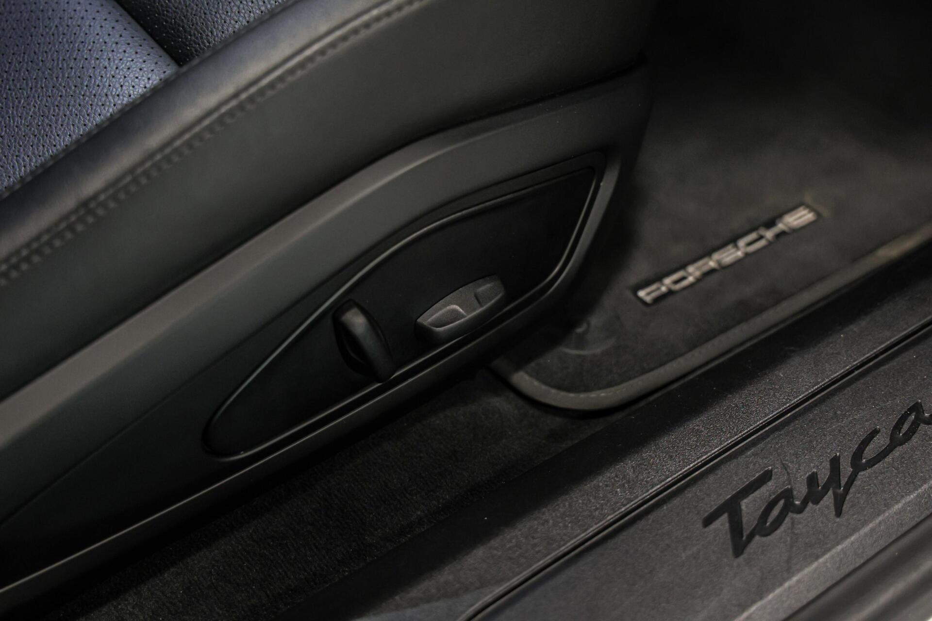 Foto van Porsche Taycan 4