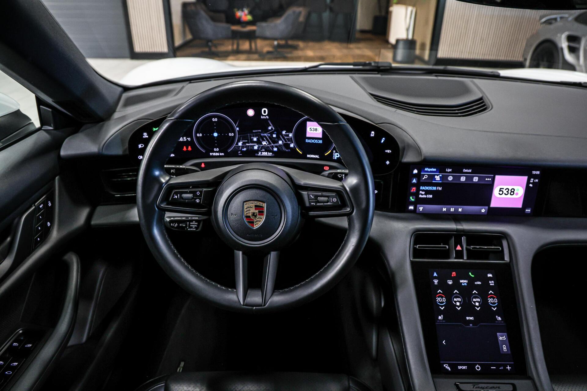 Foto van Porsche Taycan 4