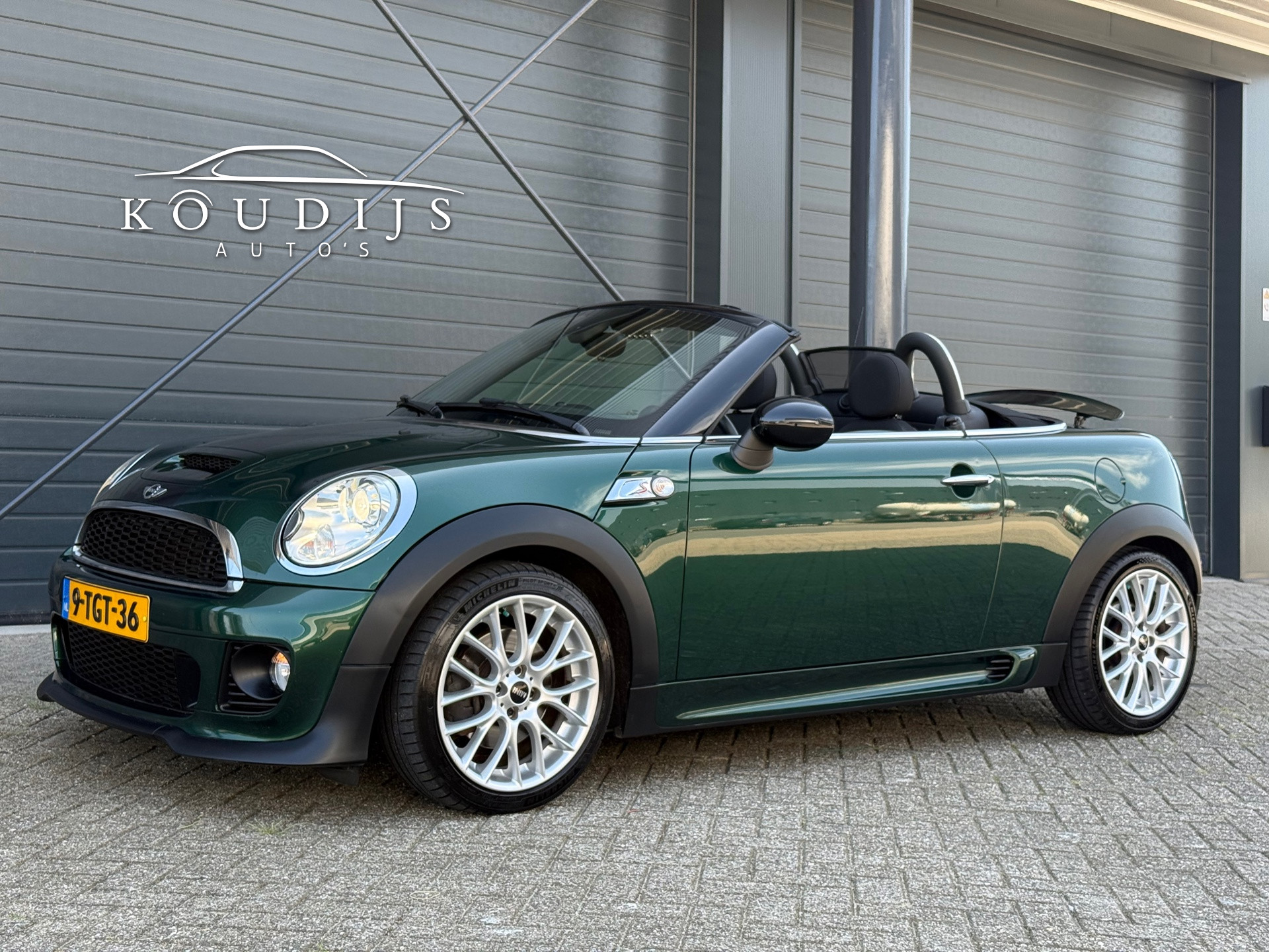 Mini Cooper S Roadster 1.6 John Cooper Works S, Britisch Racing green, Harman Kardon, NL auto 2014 - voorkant