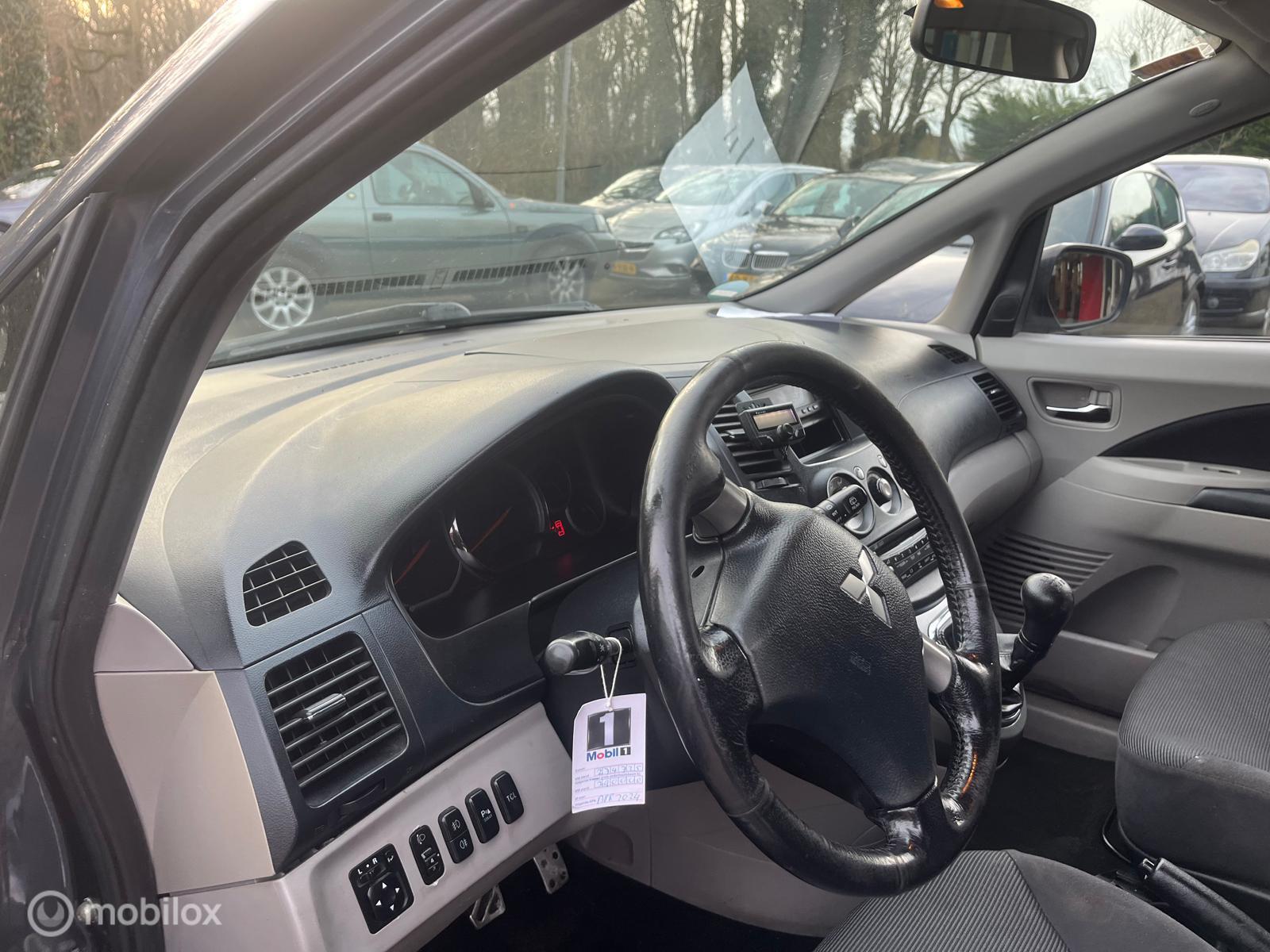 Foto van Mitsubishi Mitsubishi Grandis