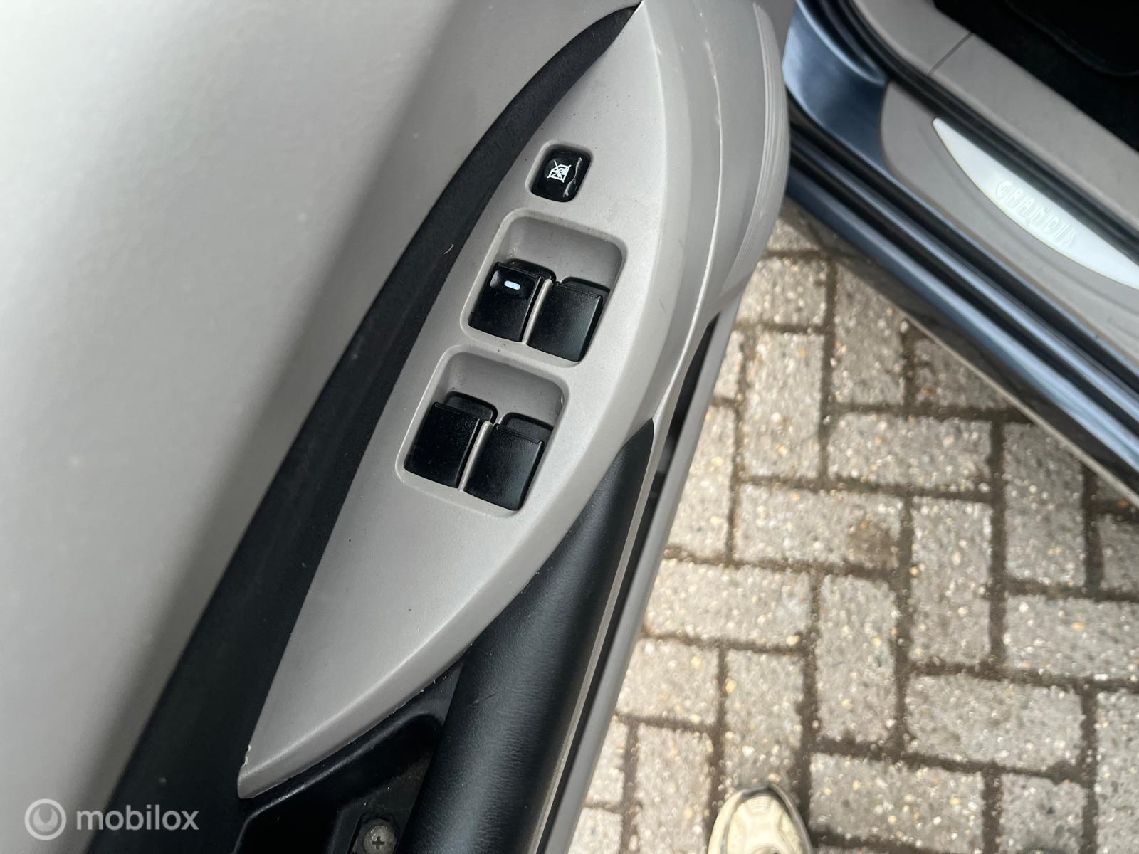 Foto van Mitsubishi Mitsubishi Grandis