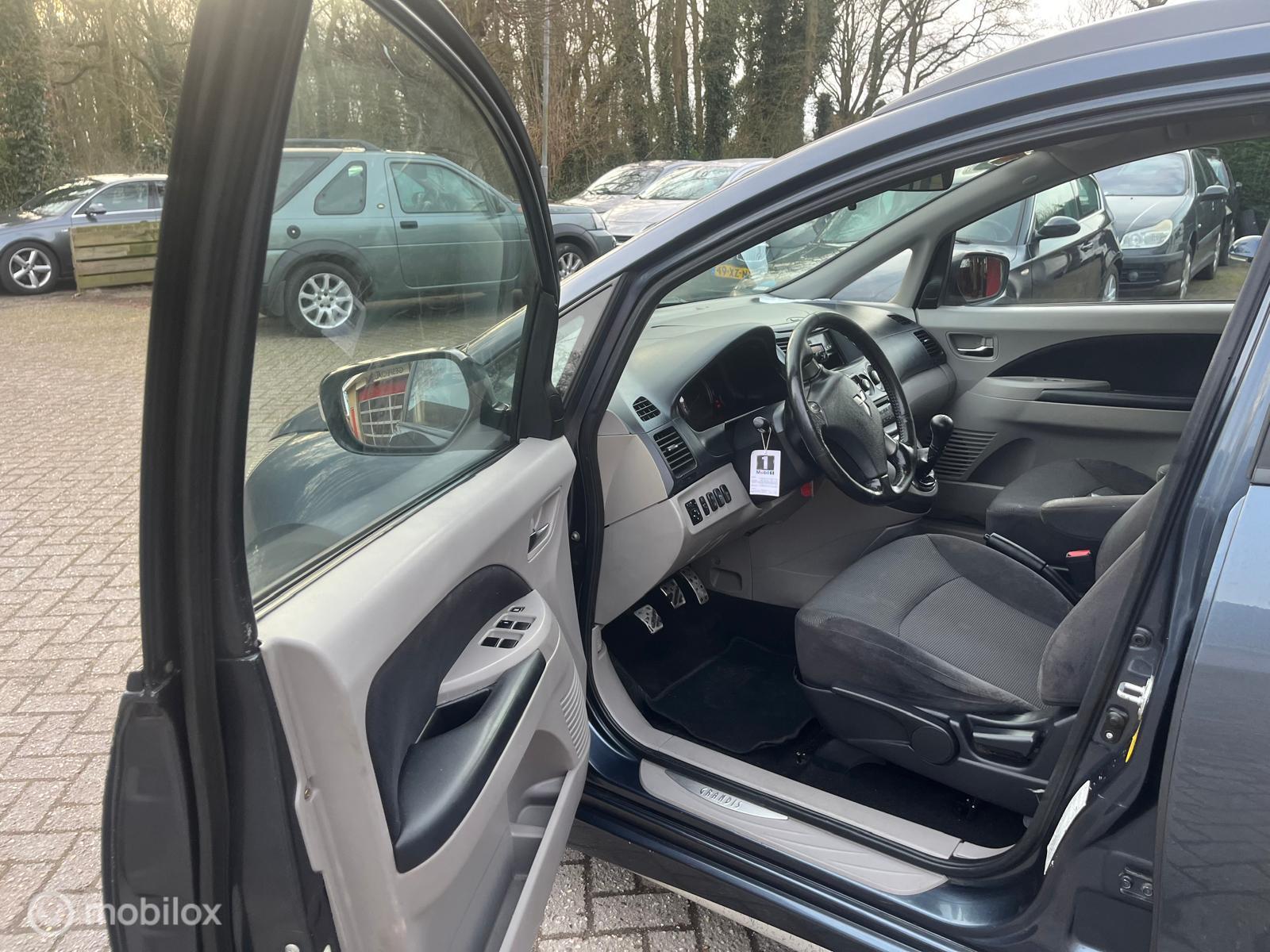 Foto van Mitsubishi Mitsubishi Grandis