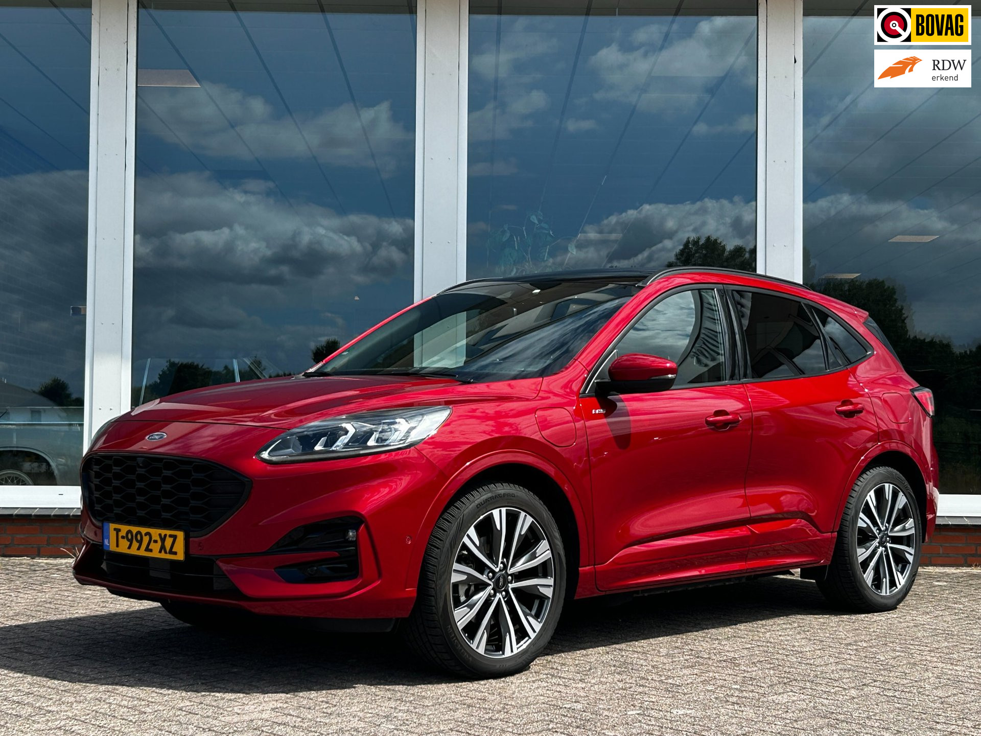 Ford Kuga 2.5 PHEV Vignale - ST Line - Panoramadak - Leder - Trekhaak - Head UP 2021 - voorkant