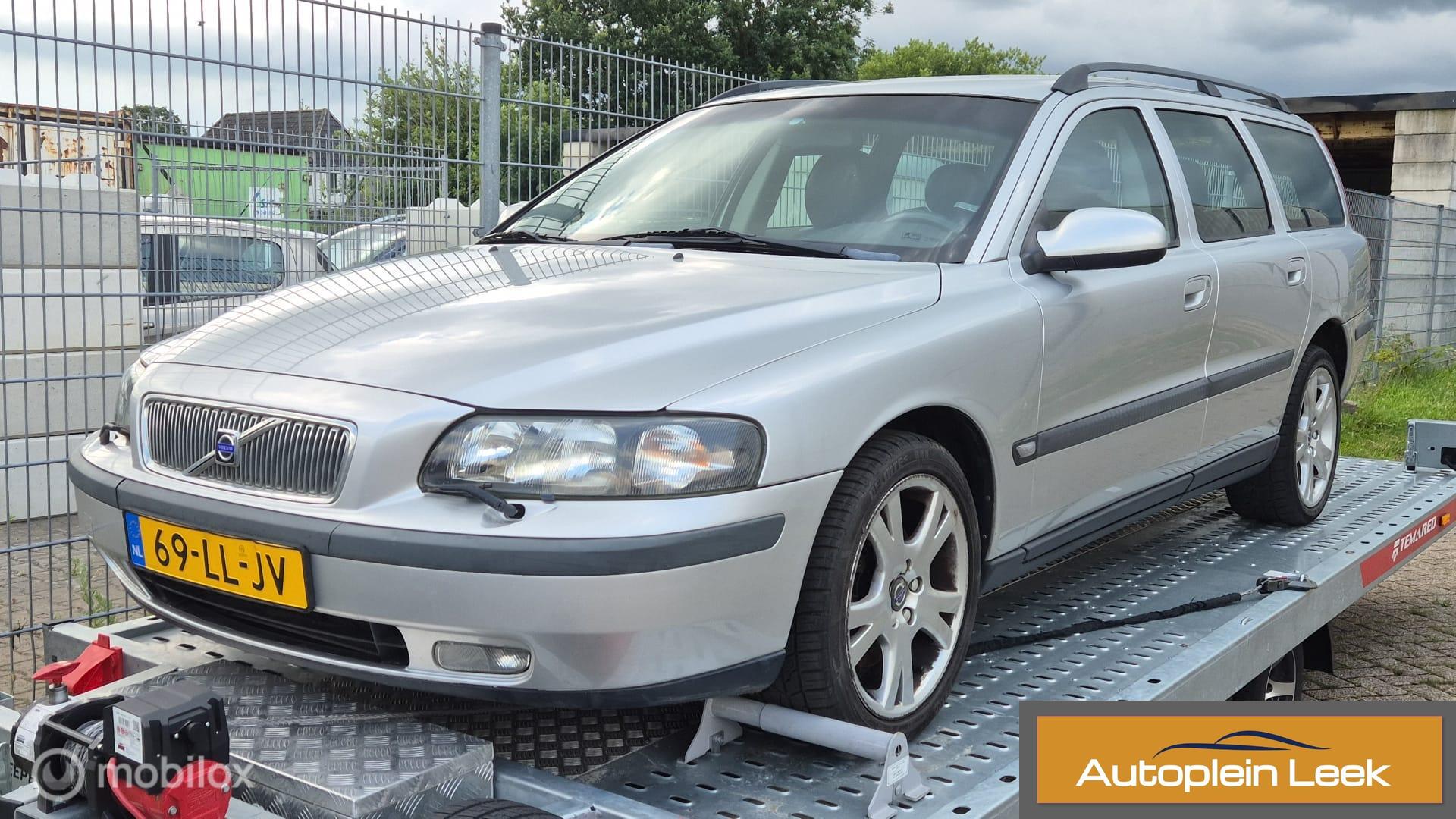 Volvo V70 2.5 T AWD AUTOM Geartronic Titanium(STROOMSTORING) 2003 - voorkant