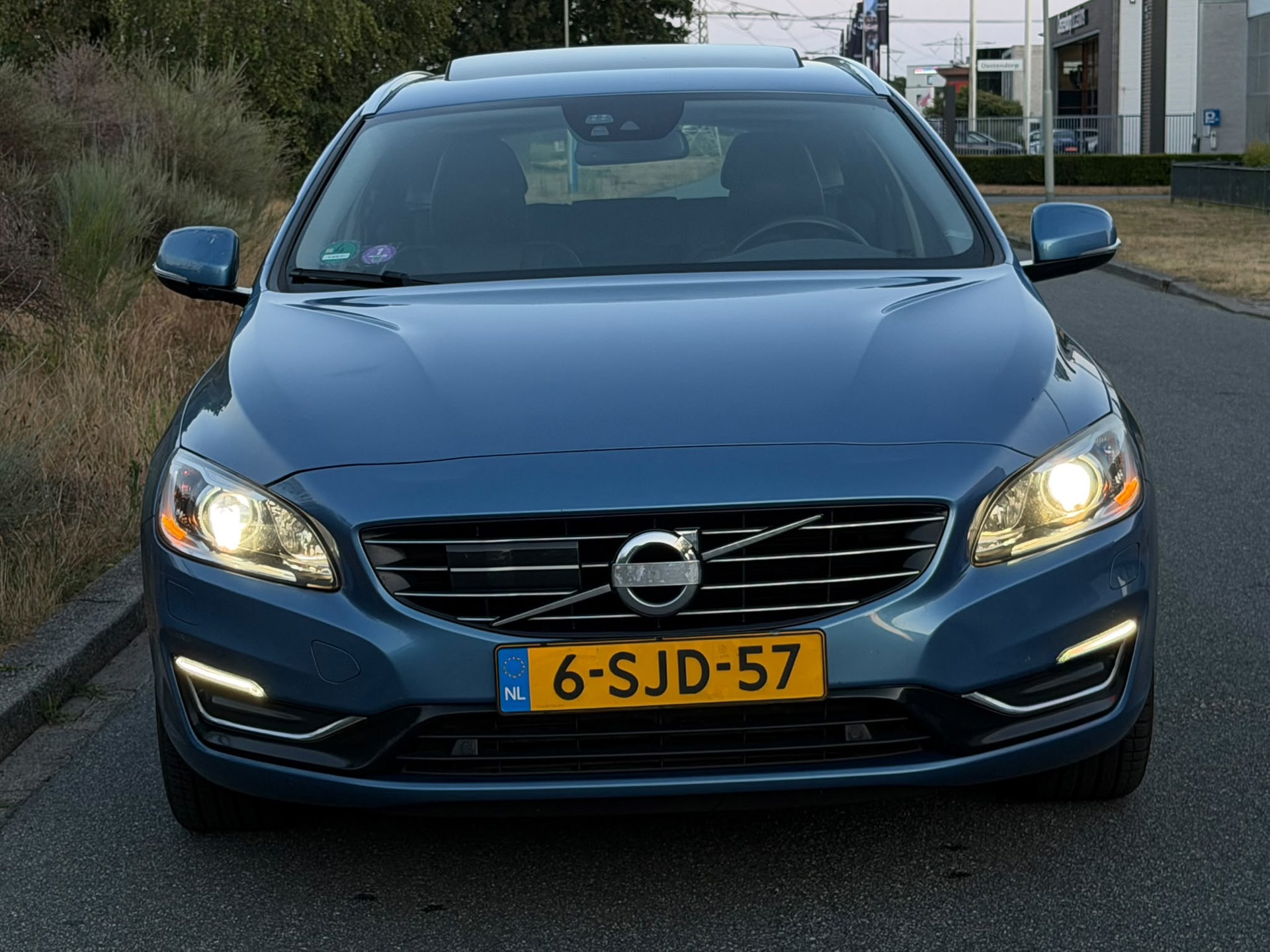 Foto van Volvo V60 Plug In Hybrid