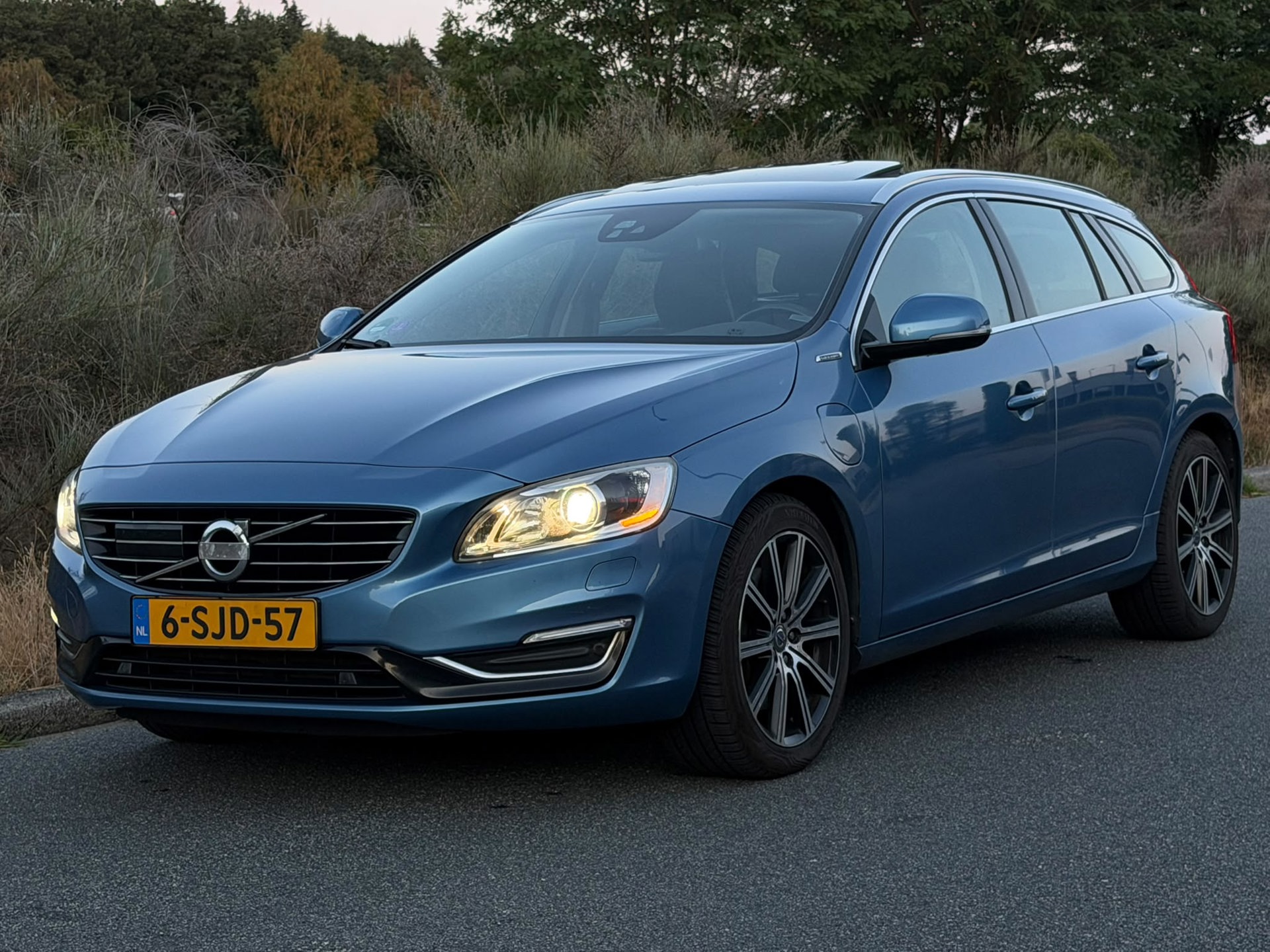 Foto van Volvo V60 Plug In Hybrid