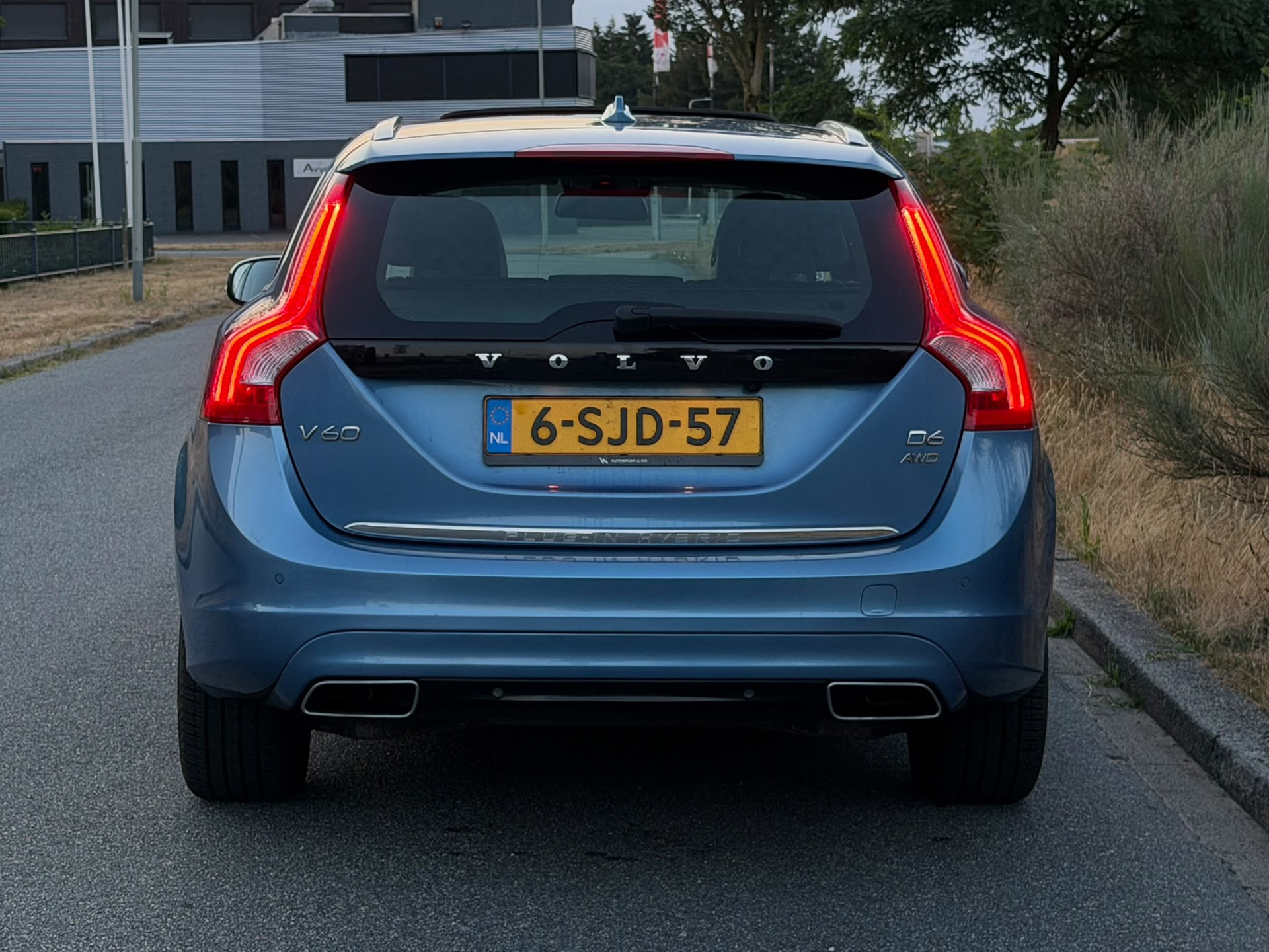 Foto van Volvo V60 Plug In Hybrid