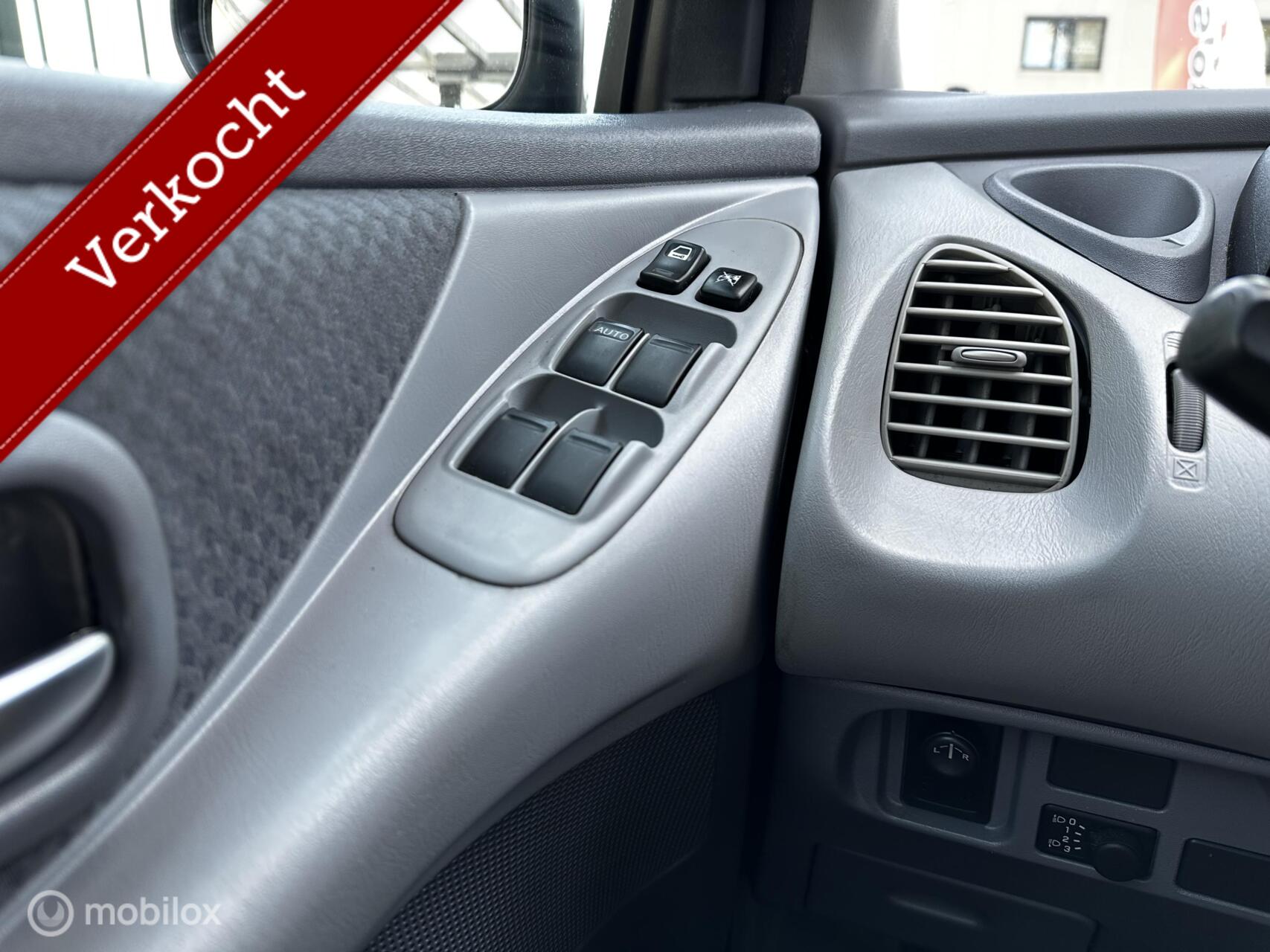 Foto van Nissan Nissan Almera Tino