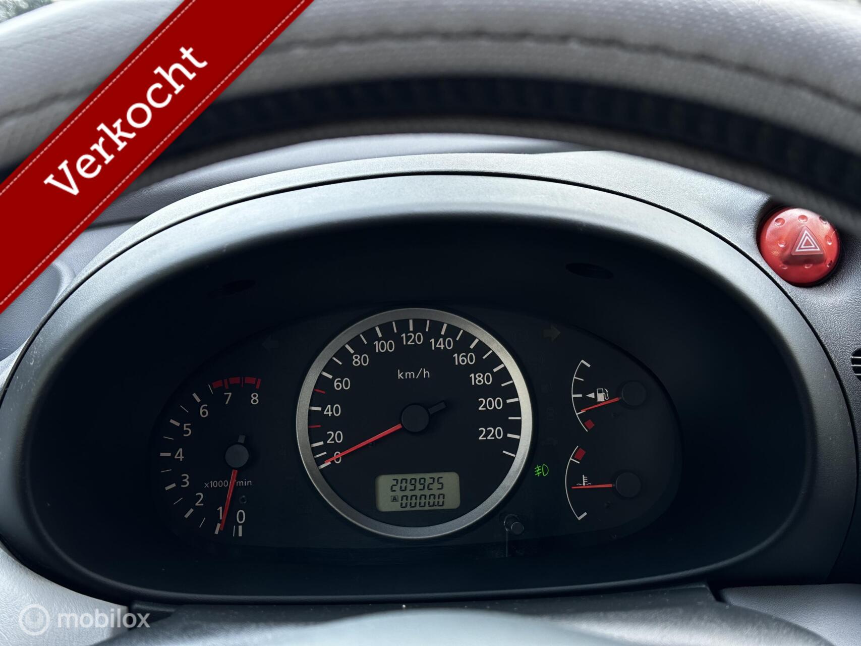 Foto van Nissan Nissan Almera Tino