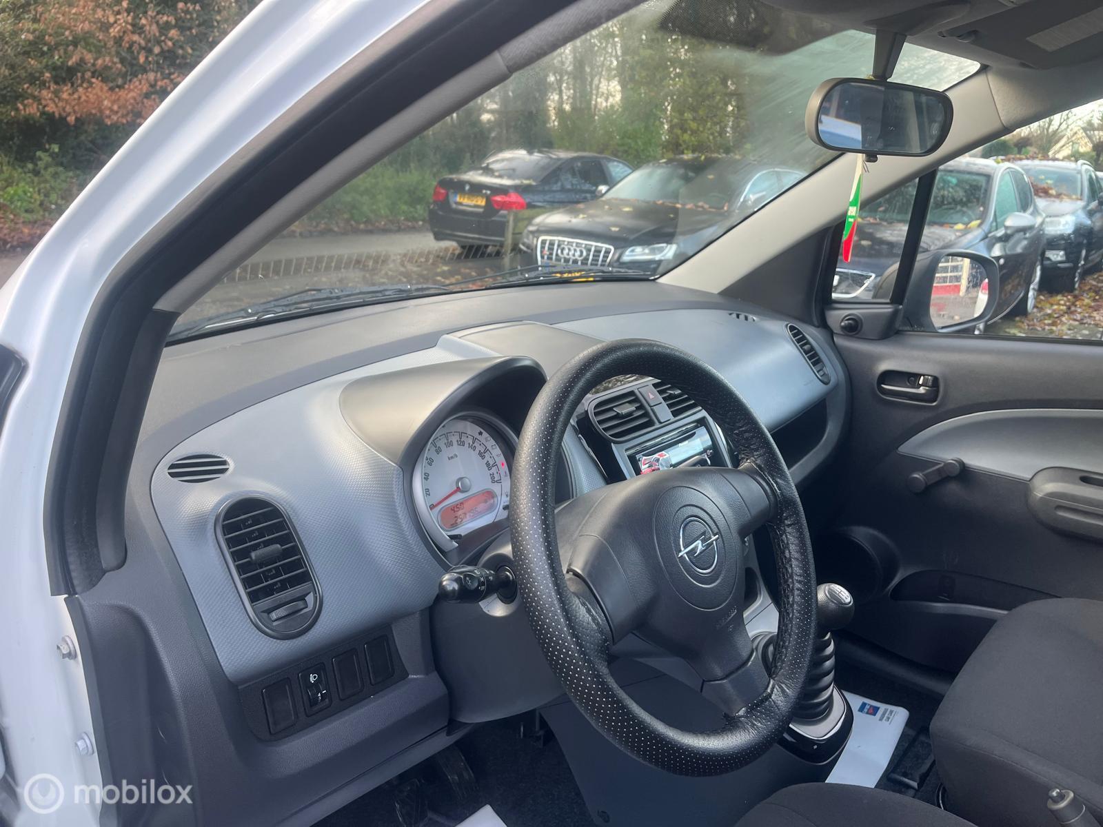 Foto van Opel Agila