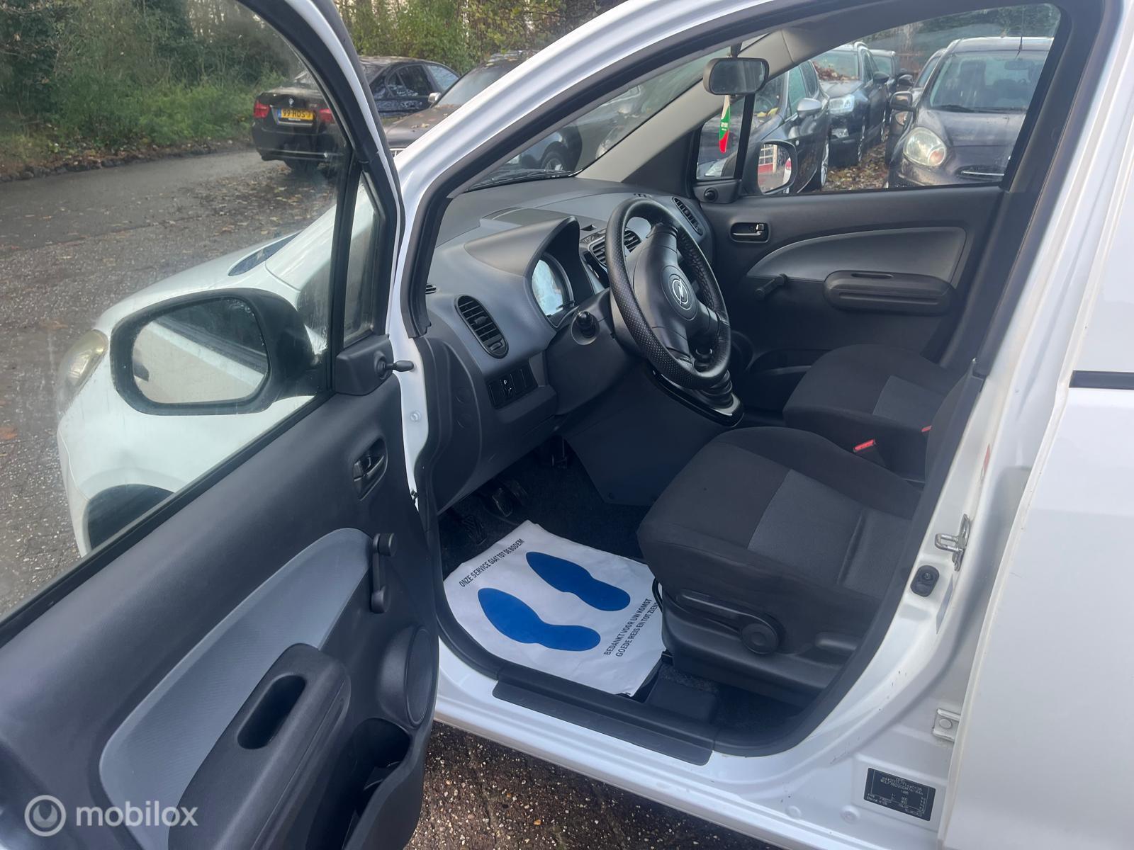 Foto van Opel Agila