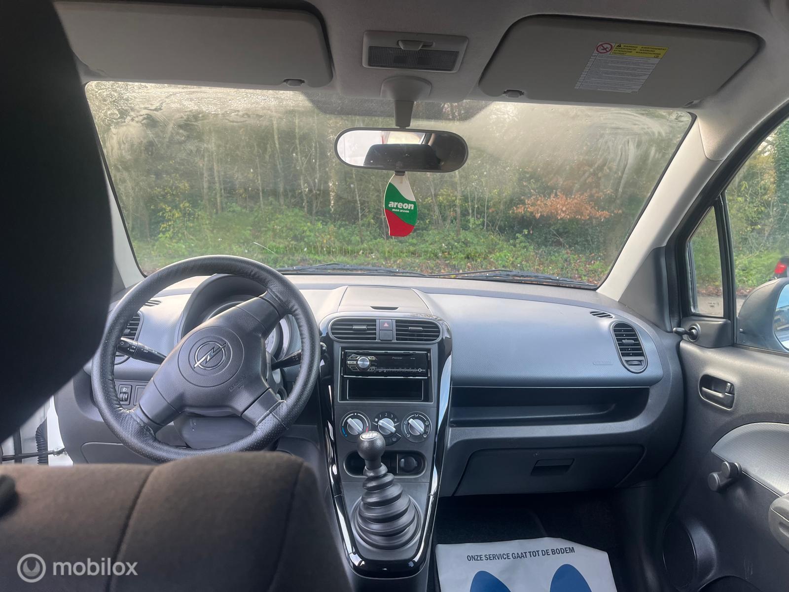 Foto van Opel Agila