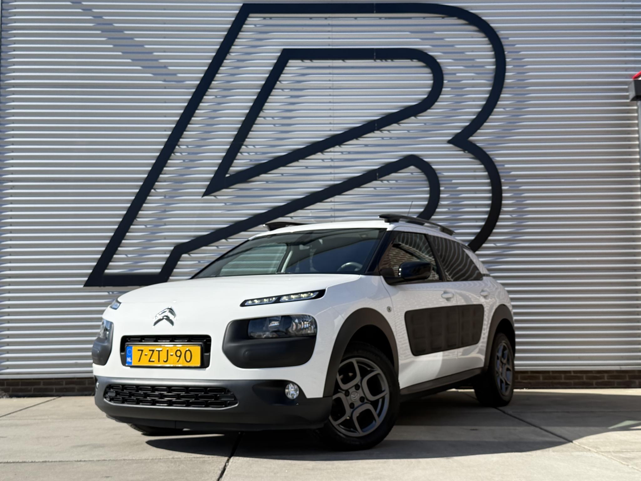 Citroen C4 Cactus 1.2 VTi Shine 2015 - voorkant