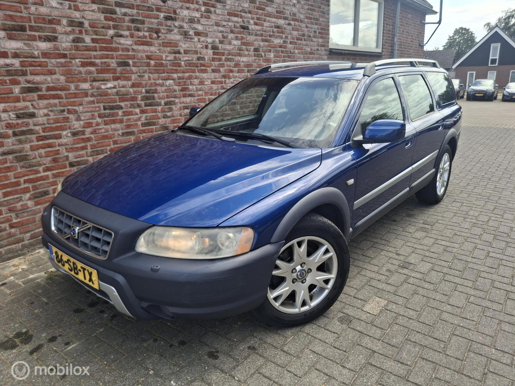 Volvo Xc70 2.5 T Kinetic 2005 - voorkant