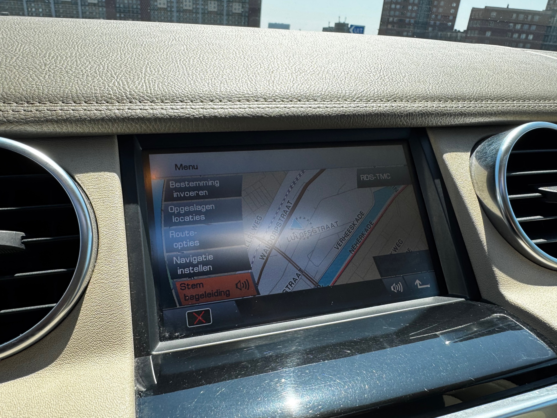 Foto van Land Rover Discovery 4