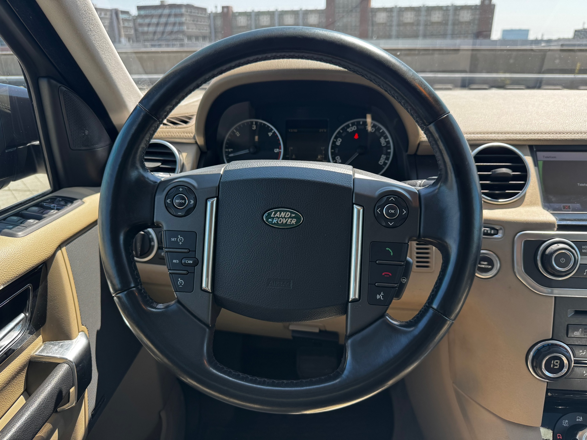 Foto van Land Rover Discovery 4