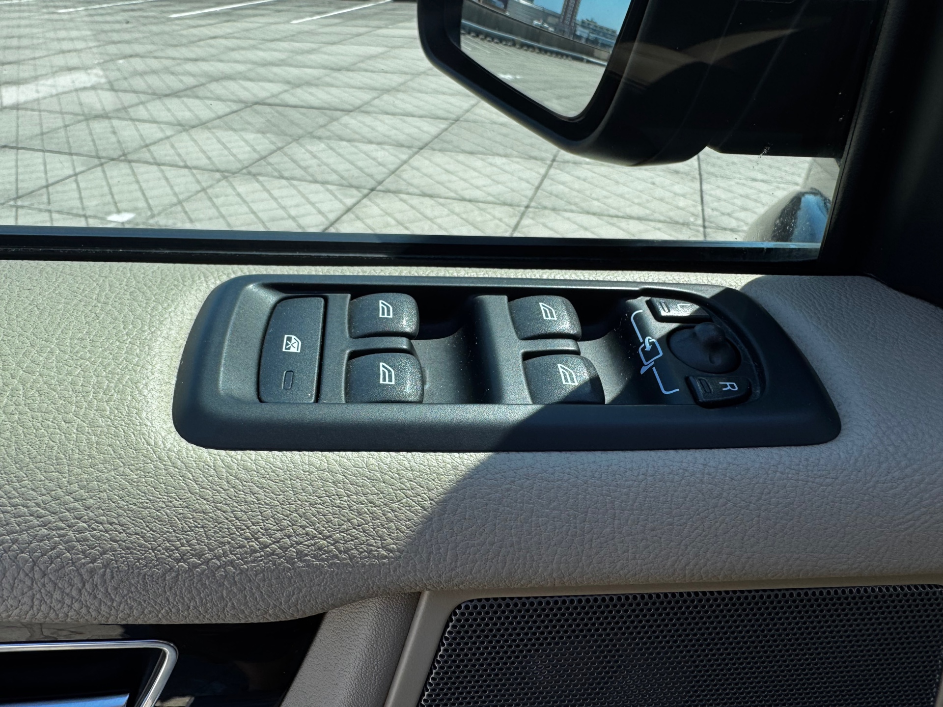Foto van Land Rover Discovery 4