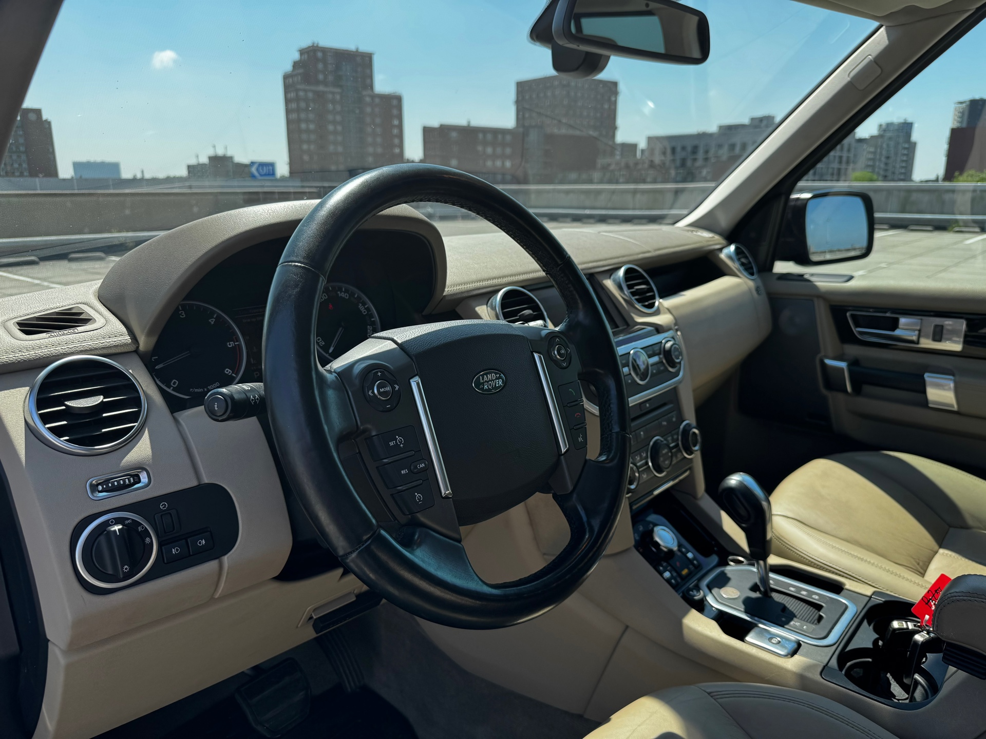Foto van Land Rover Discovery 4