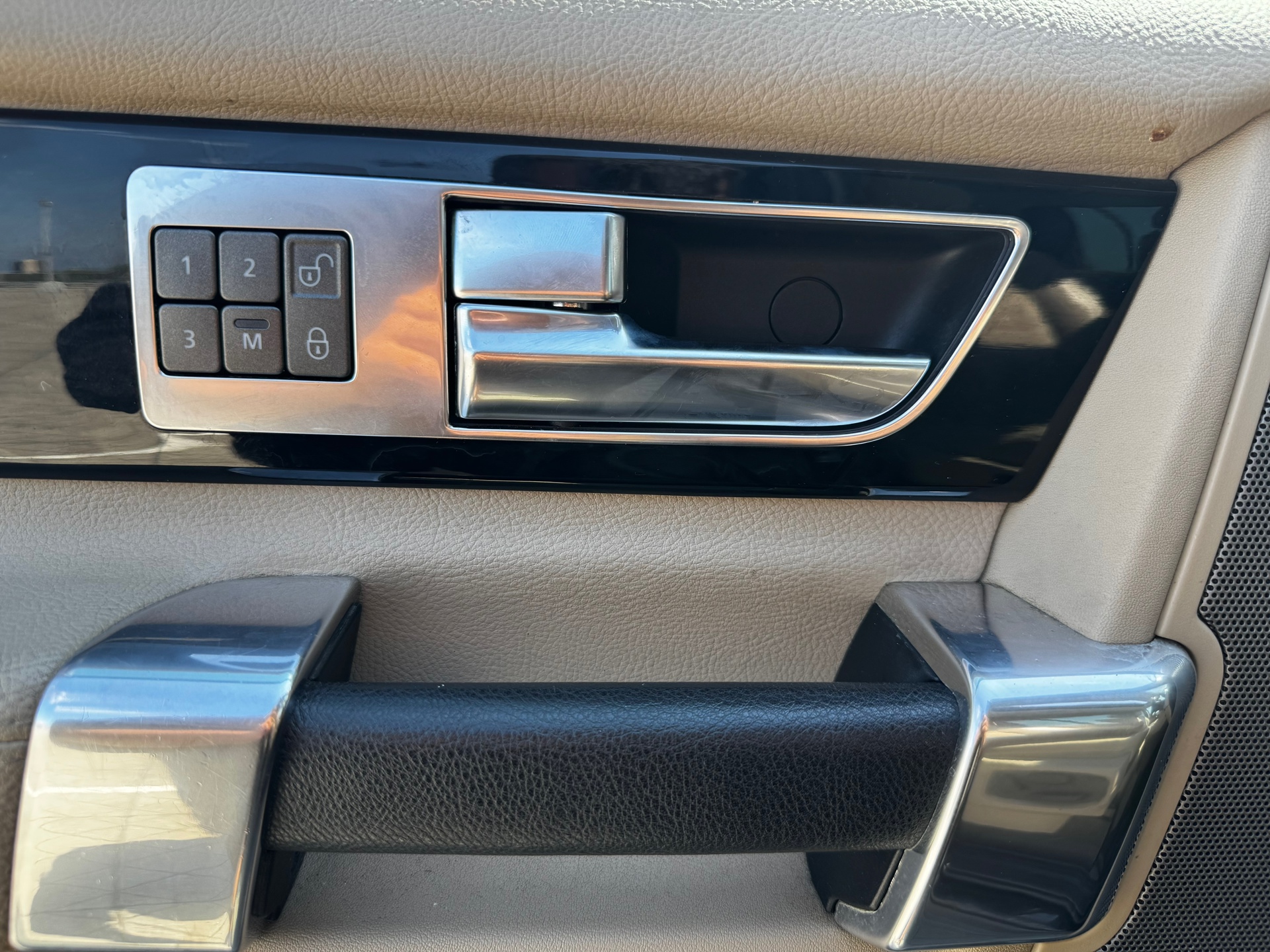 Foto van Land Rover Discovery 4