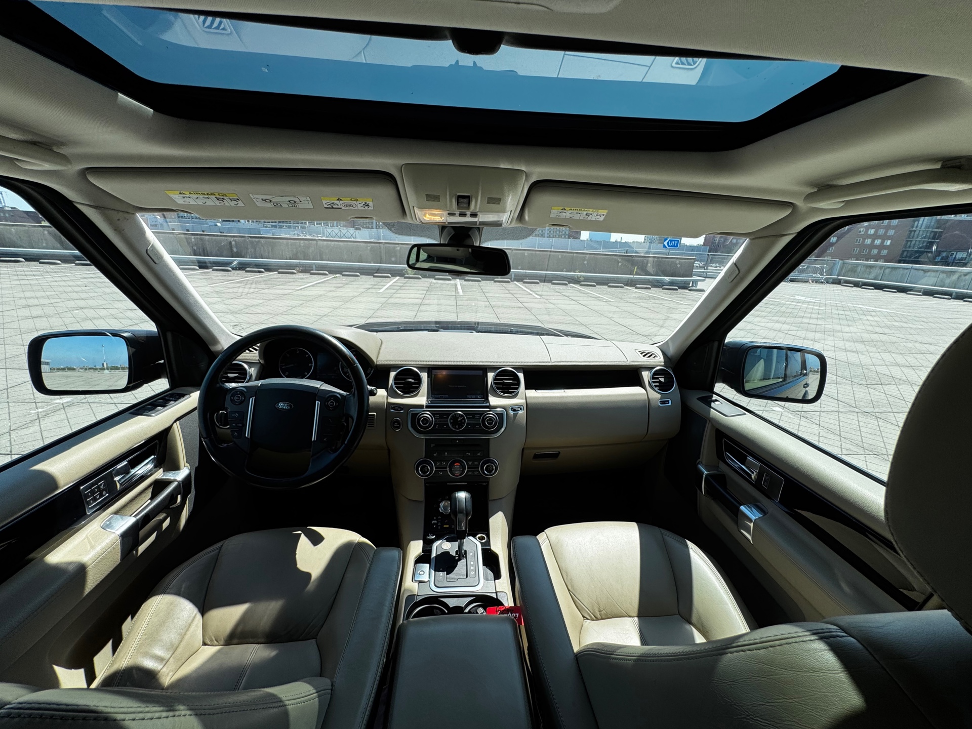 Foto van Land Rover Discovery 4
