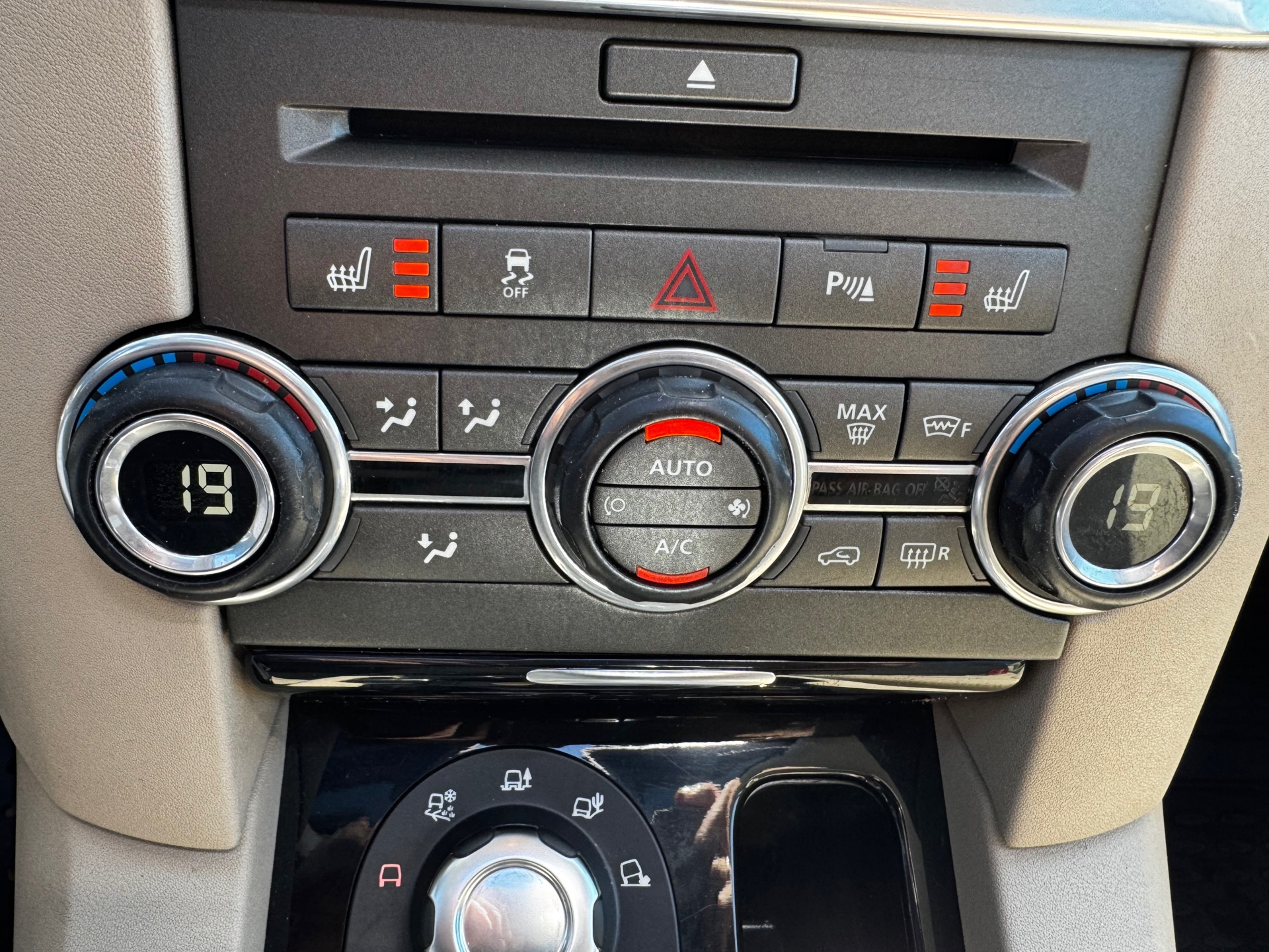 Foto van Land Rover Discovery 4