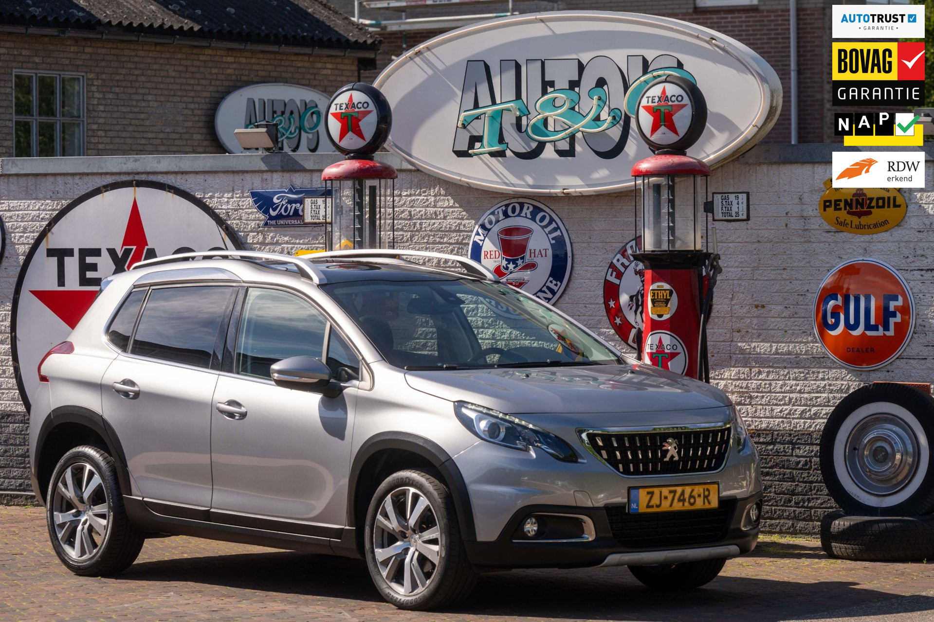 Peugeot 2008 1.2 PureTech Allure Pano. 48.600 km +NAP NL-auto 2019 - voorkant