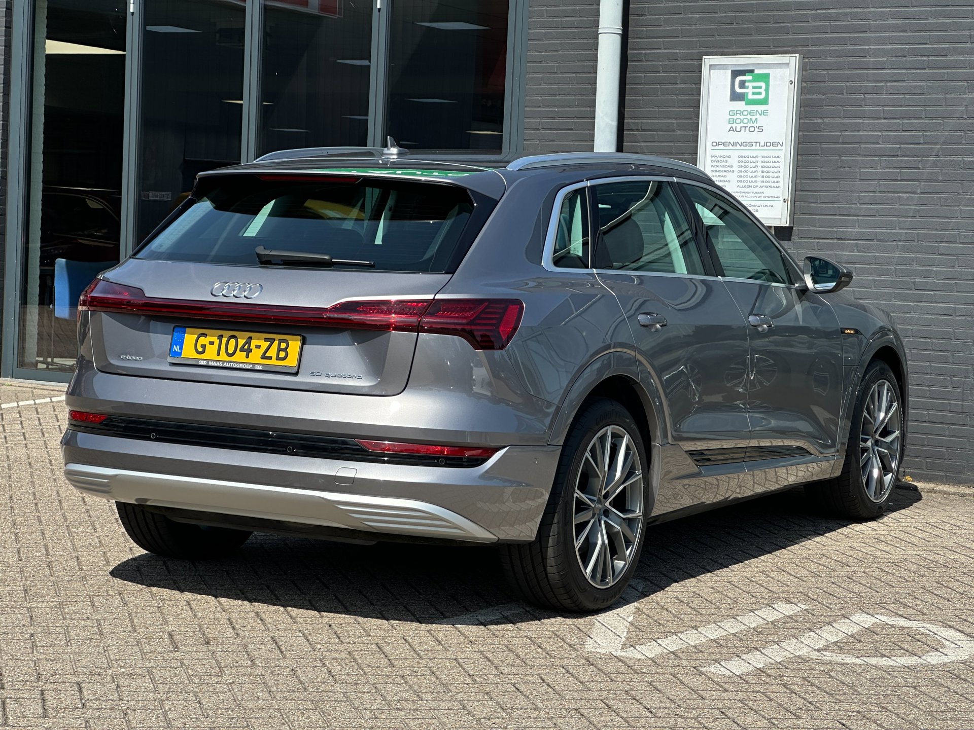 Foto van Audi E-tron 50