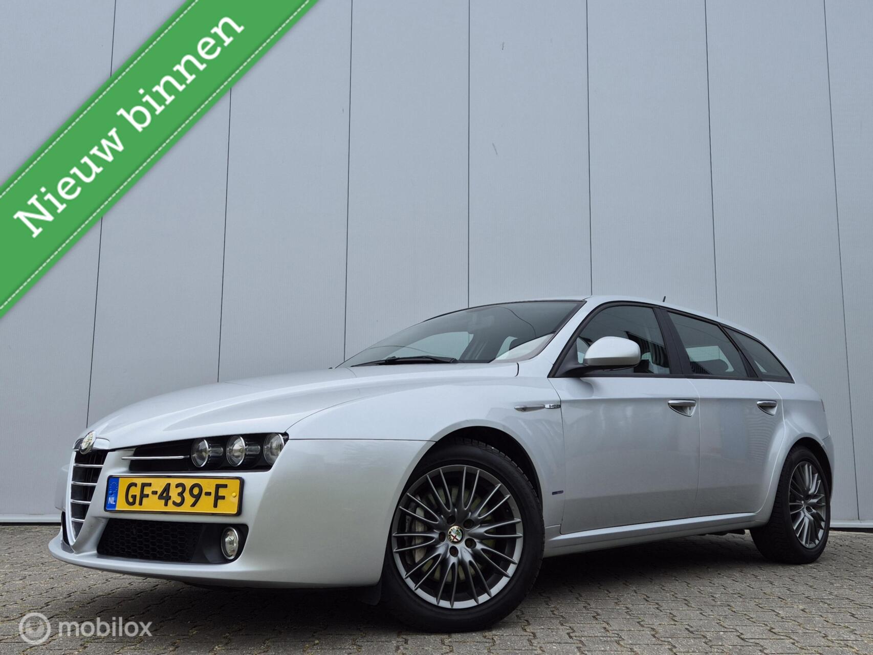 Alfa Romeo Alfa Romeo 159 Sportwagon 1.7 T DISTINCTIVE/CLIMATE/TREKHAAK/17''LMV/NAVI 2010 - voorkant