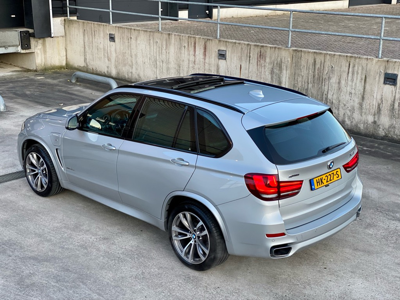 Foto van BMW X5 Xdrive40e