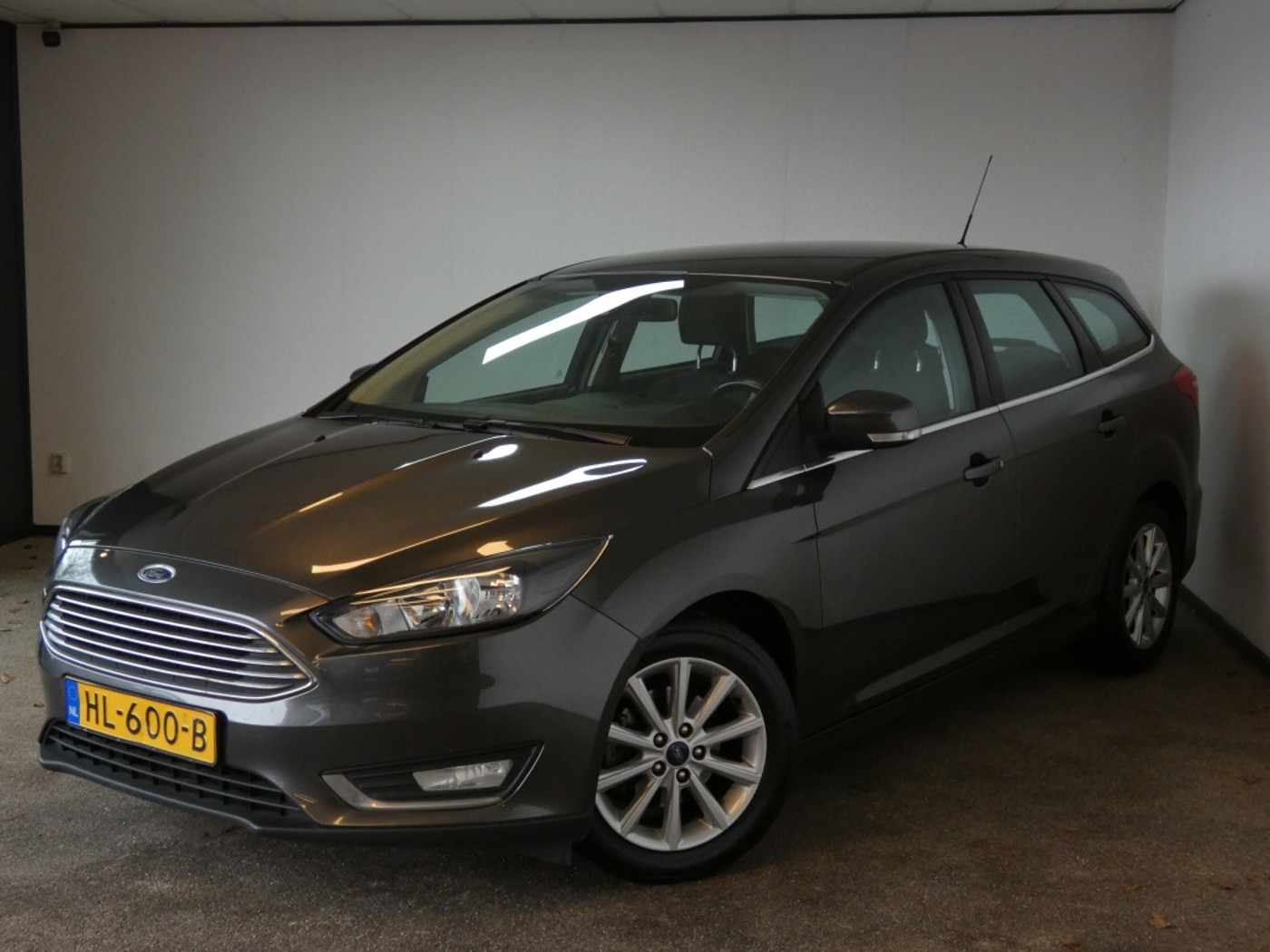 Ford Focus 1.0 Titanium Edition Nwe APK airco 2015 - voorkant
