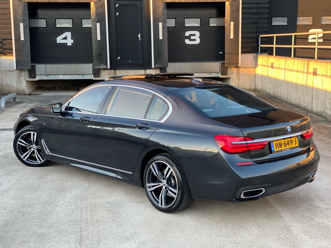 Foto van BMW 740li