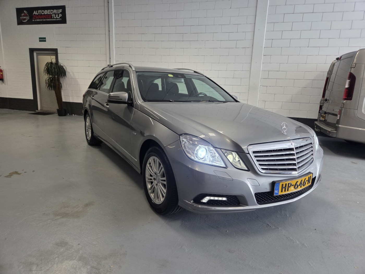 Mercedes-Benz E 250 Cgi 250 CGI Avantgarde 2010 - voorkant