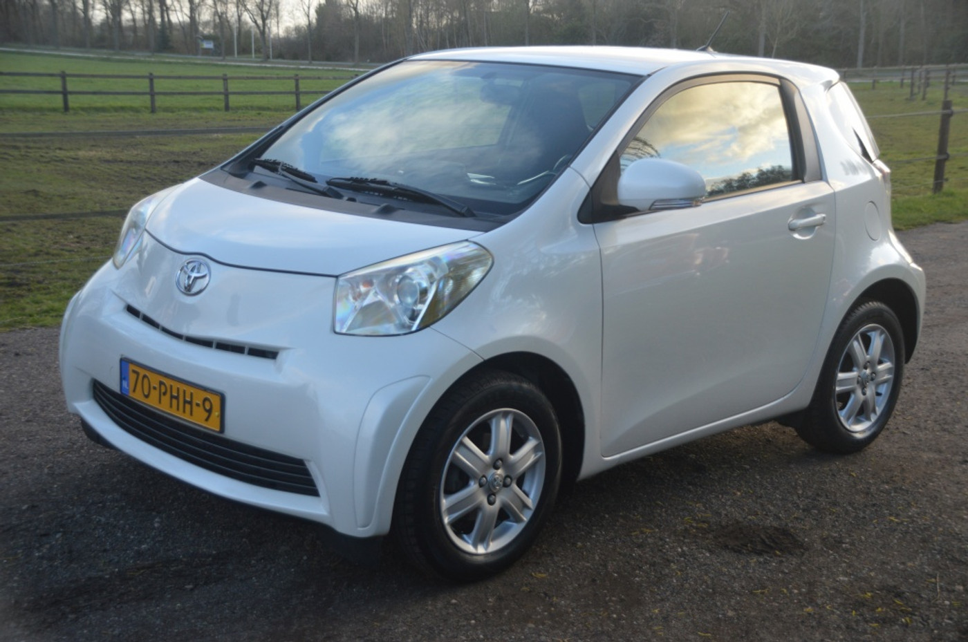 Toyota Toyota Iq 1.0 VVTi Comfort 2010 - voorkant