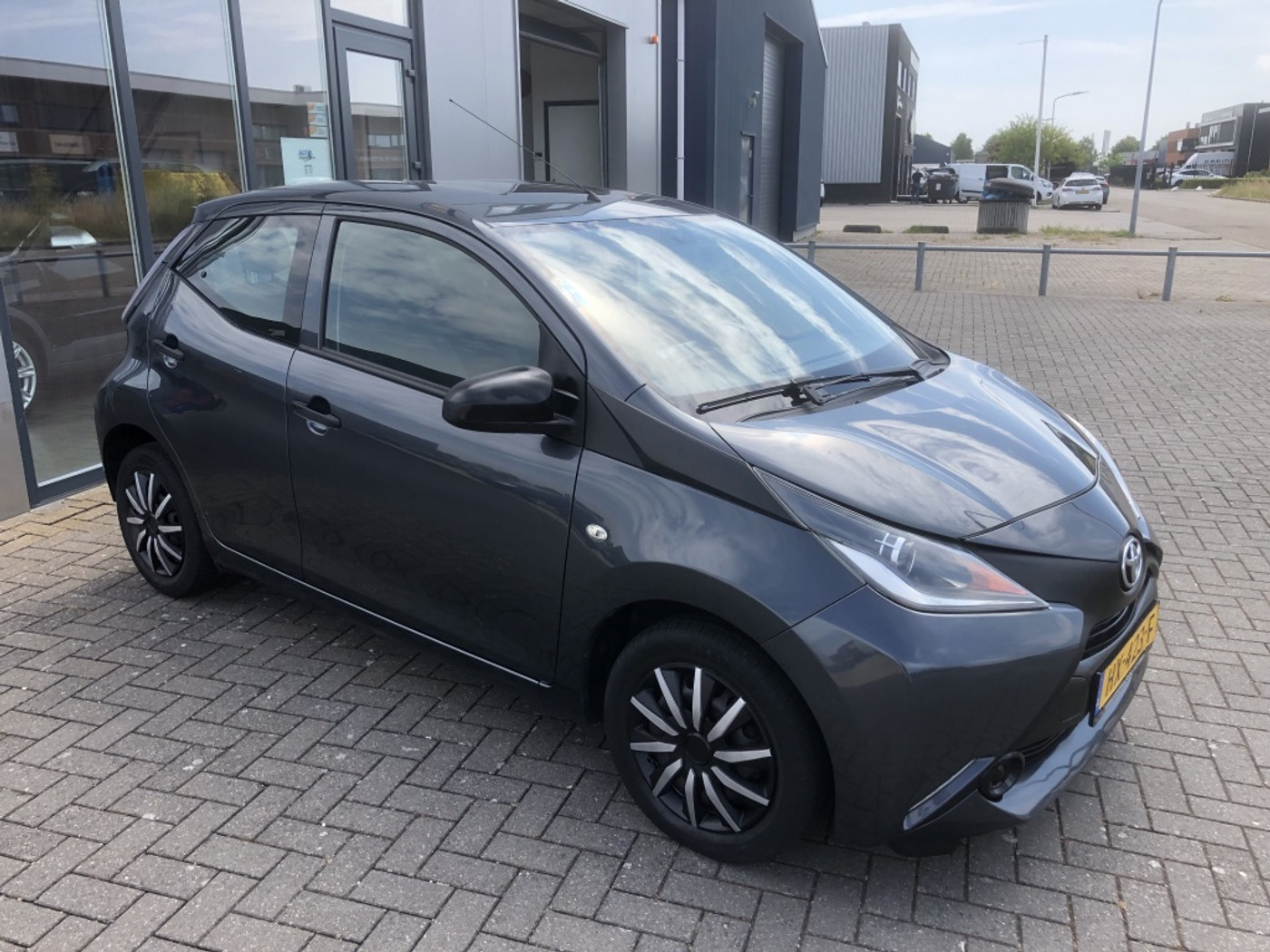 Toyota Toyota Aygo 1.0 VVT-i x-now 2016 - voorkant
