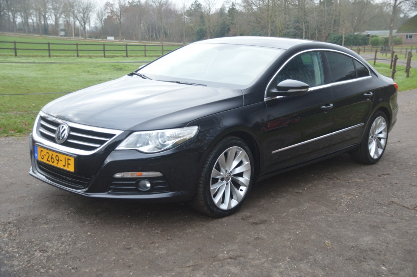 Volkswagen Passat CC 1.8 TSI 4p. Clima Cruise Xenon PDC 18 Inch 2010 - voorkant