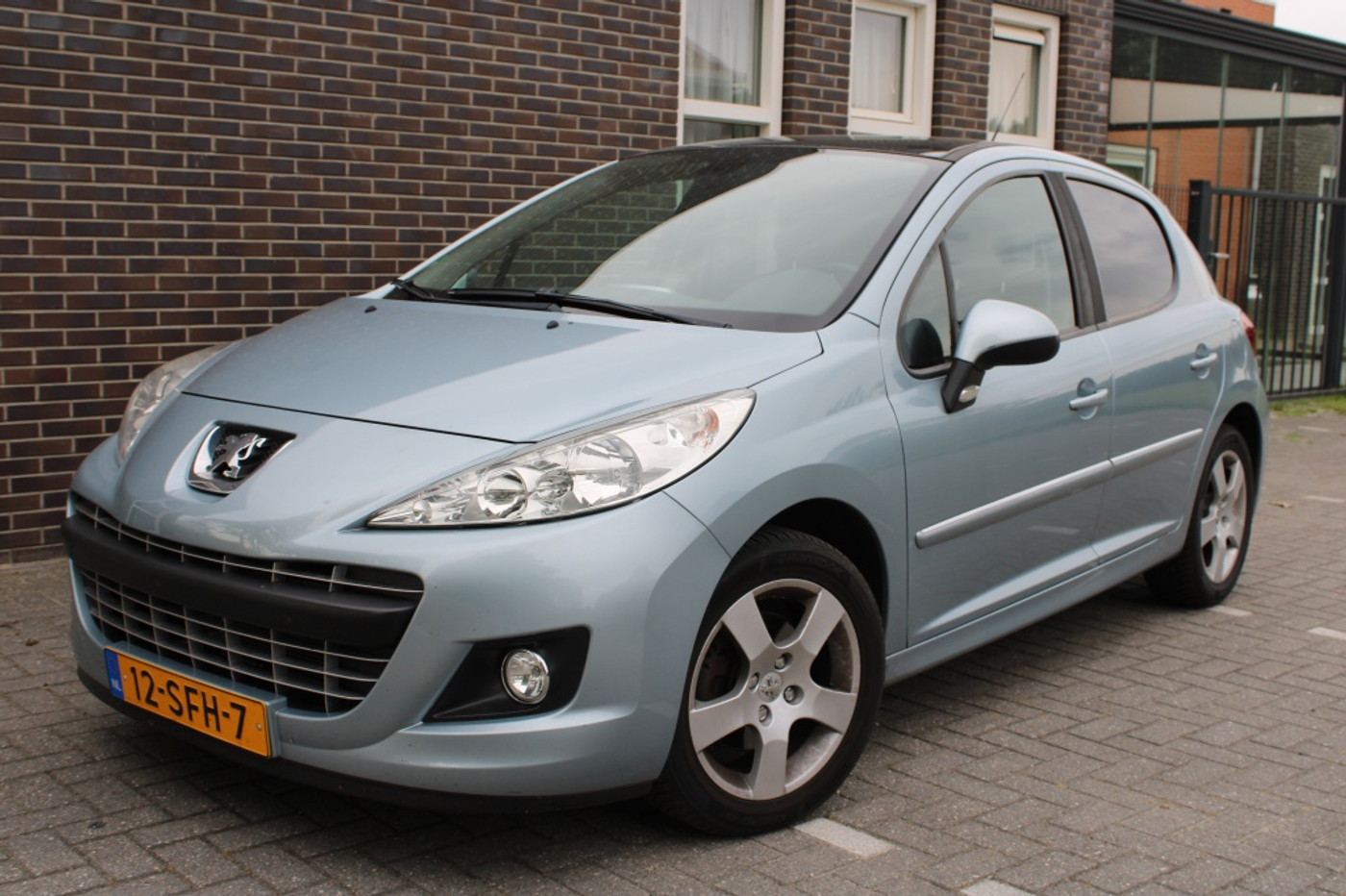 Peugeot 207 1.6 VTi Allure-Volautomaat-Pano-Navi-half leer 2011 - voorkant