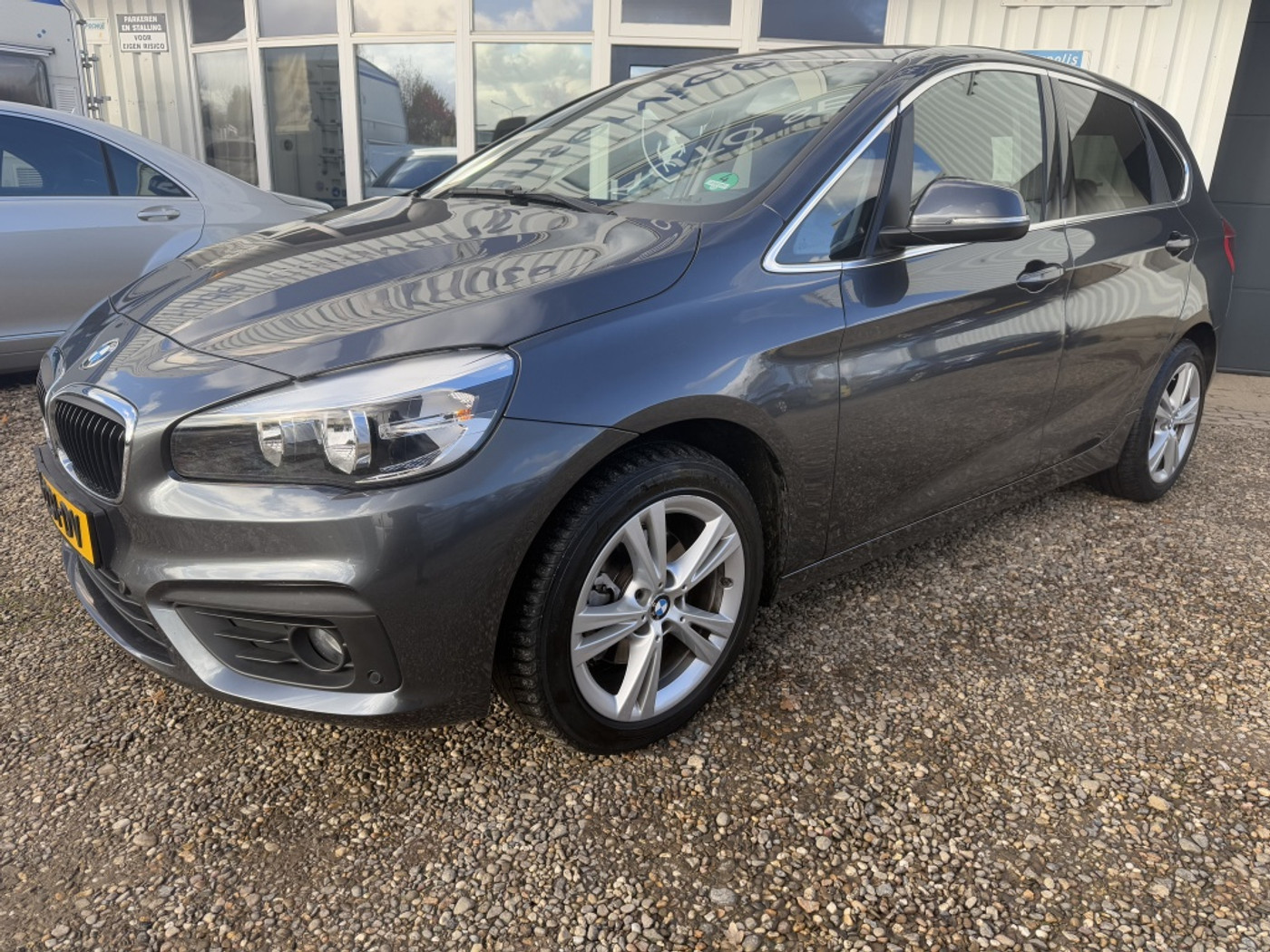 BMW 218i Active Tourer verkocht 2017 - voorkant