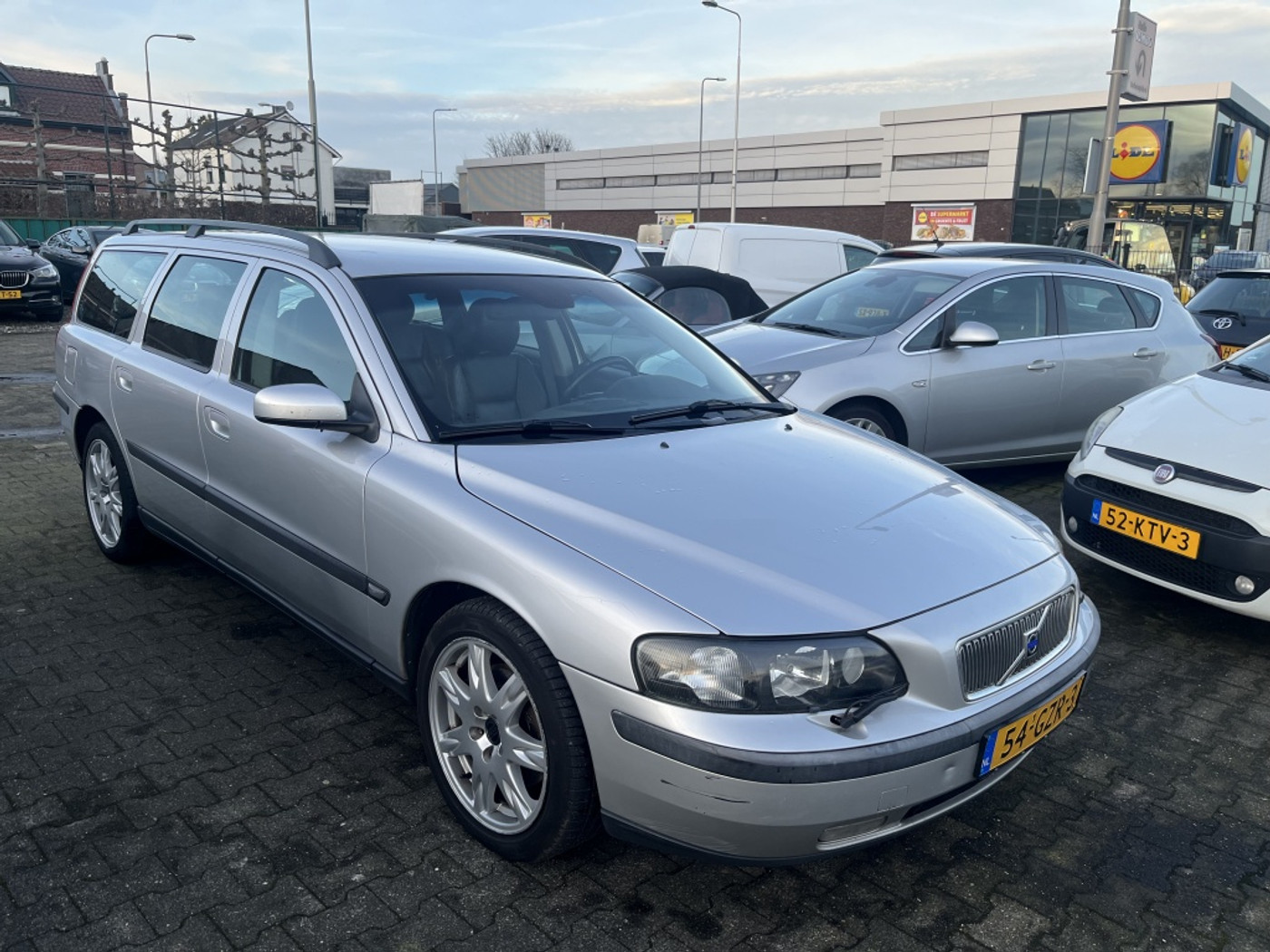 Volvo V70 2.4 Momentum 2004 - voorkant