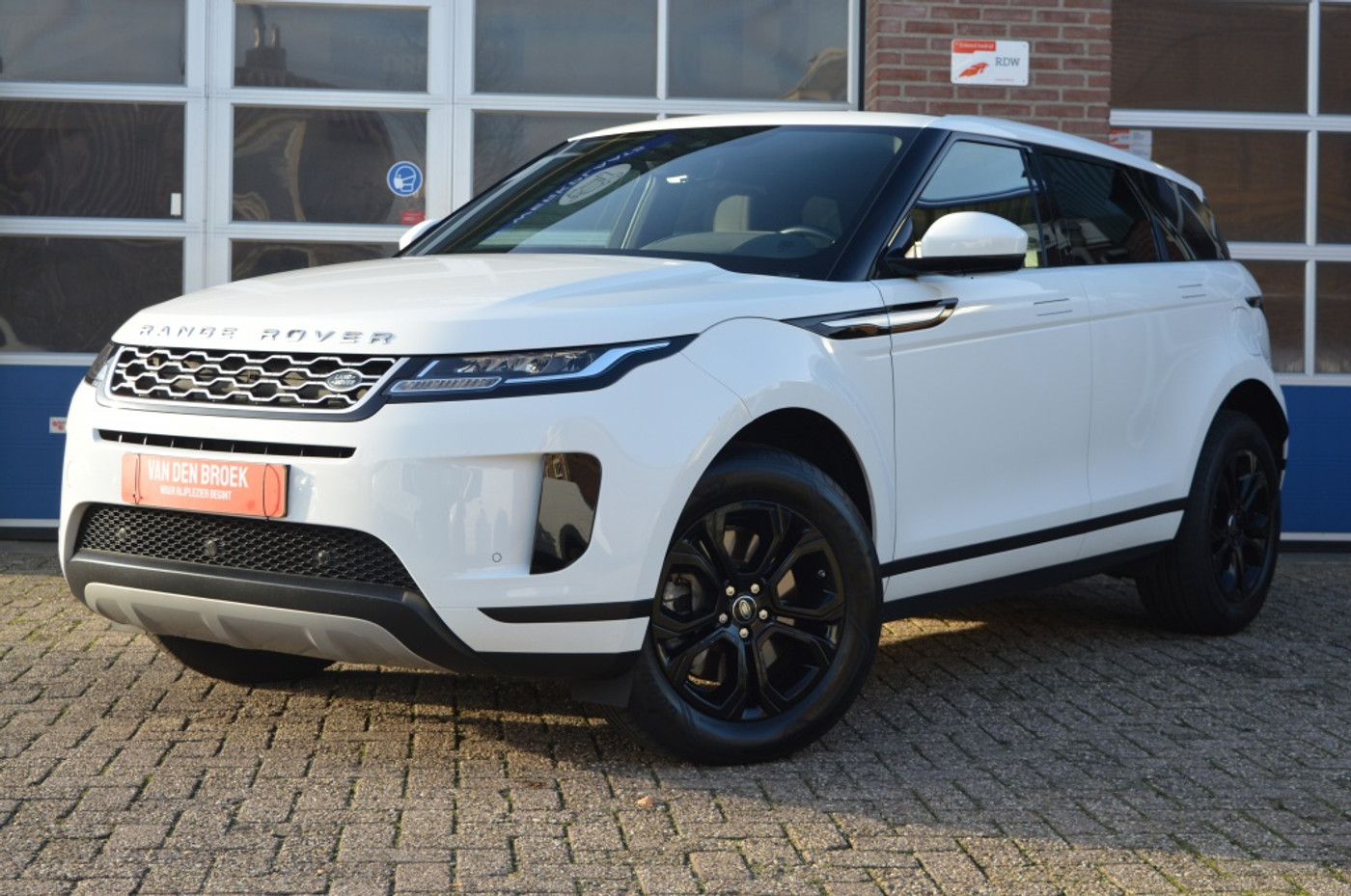 Land Rover Range Rover Evoque 1.5 P300e Dynamic | Hybride - AUT - CAMERA 2020 - voorkant