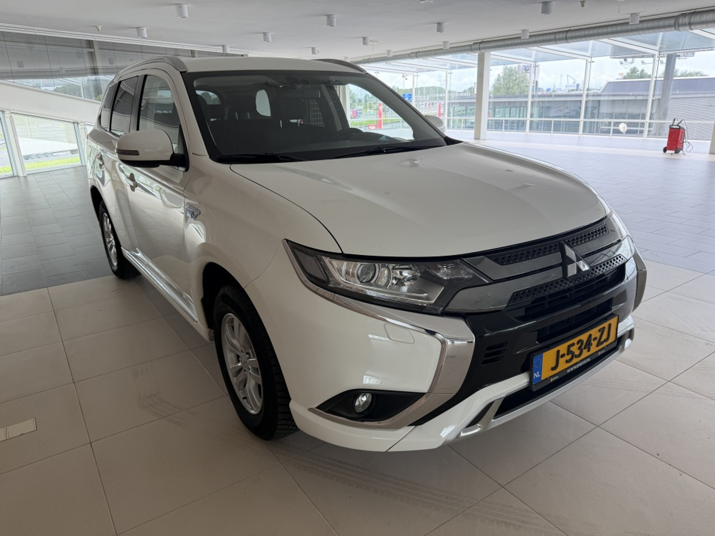 Mitsubishi Mitsubishi Outlander 2.4 PHEV Pure 2020 - voorkant