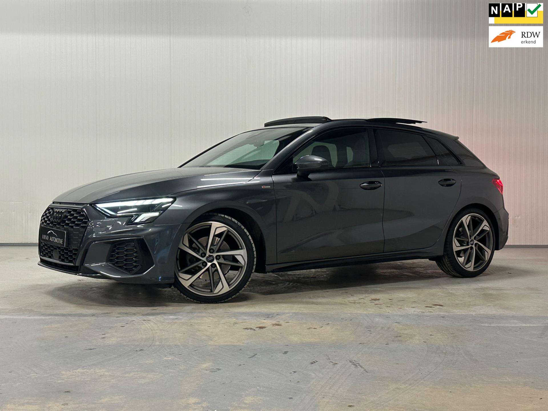 Audi A3 Sportback 35 TFSI S edition | NAP | PANO | 3x S-LINE | LED | CAMERA | BLACK OPTIC 2020 - voorkant