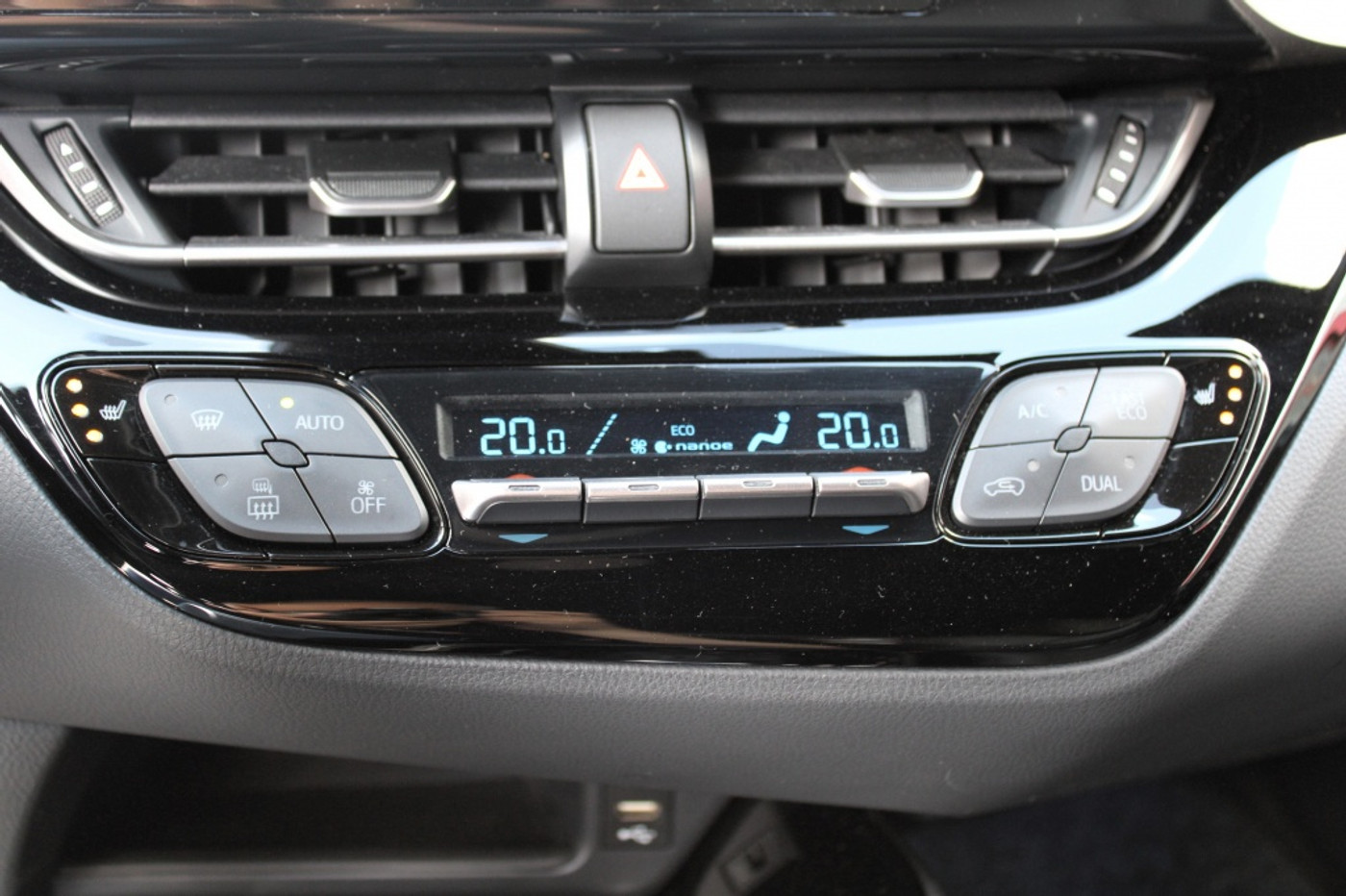 Foto van Toyota C-hr