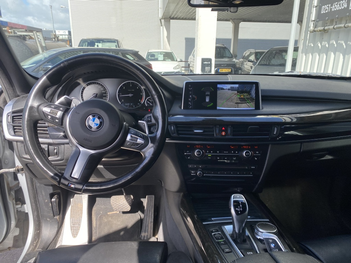 Foto van BMW X5 Xdrive30d