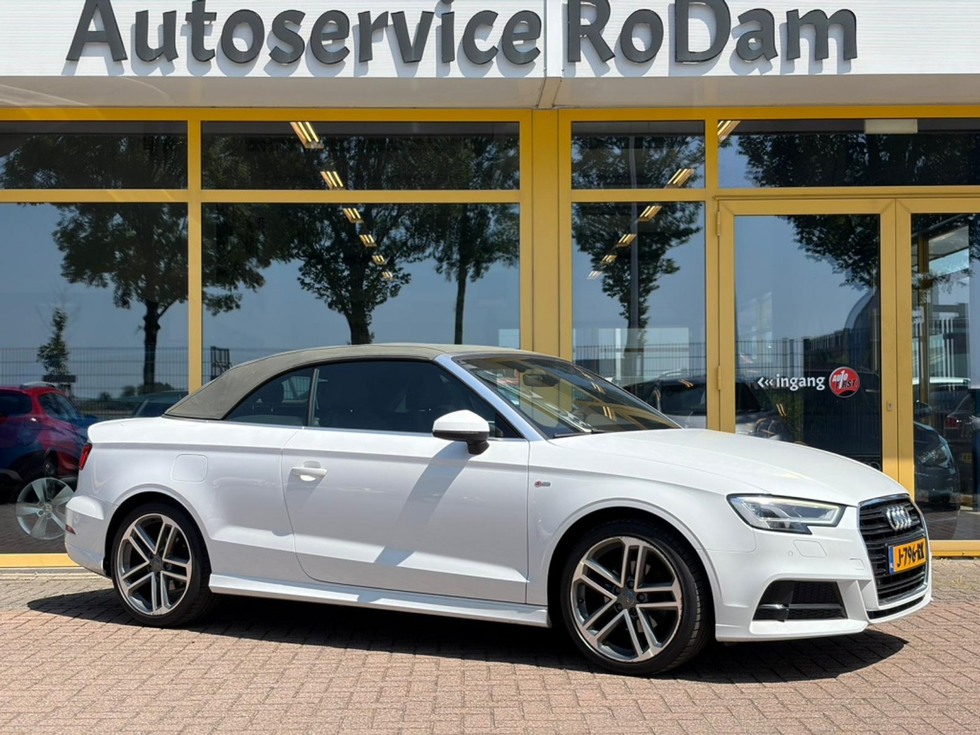 Audi A3 Cabriolet 1.5 TFSI | AUTOMAAT 2017 - voorkant